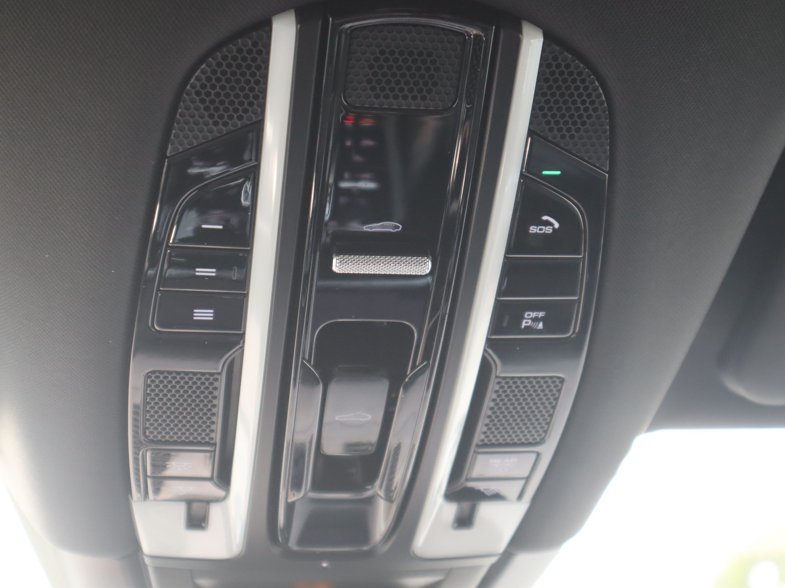 2021 Porsche Cayenne in Vancouver, British Columbia