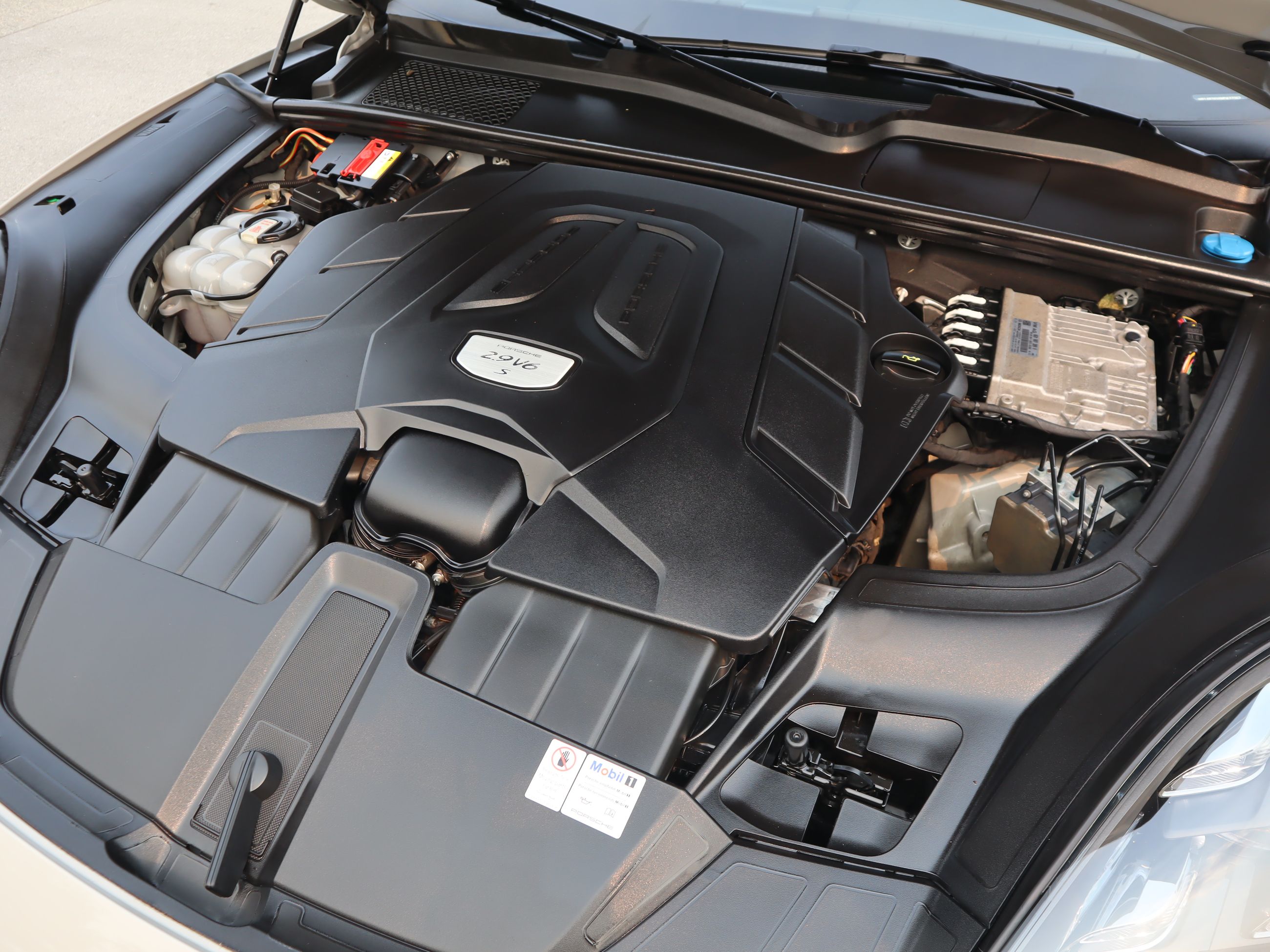 2021 Porsche Cayenne in Vancouver, British Columbia