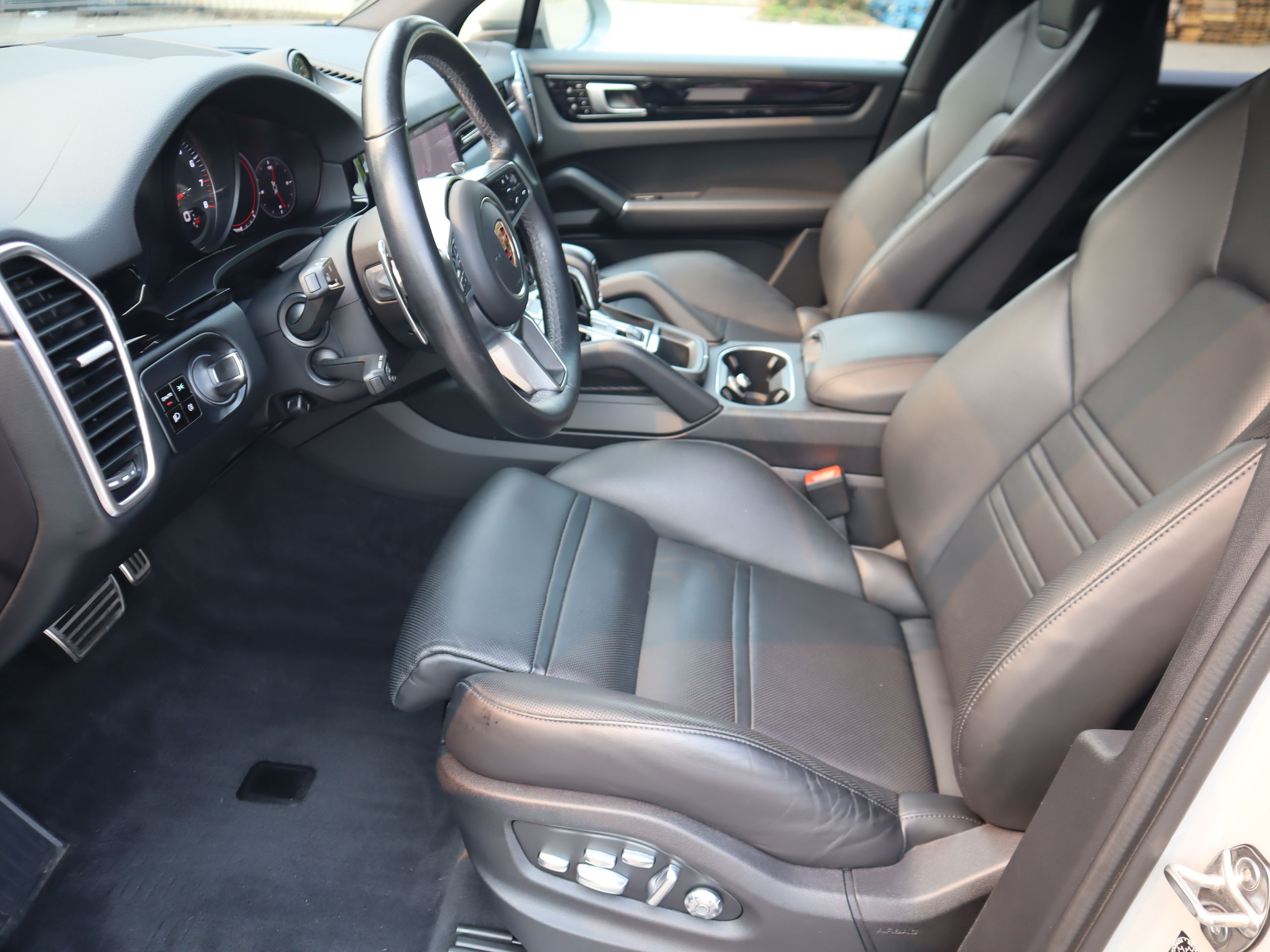 2021 Porsche Cayenne in Vancouver, British Columbia