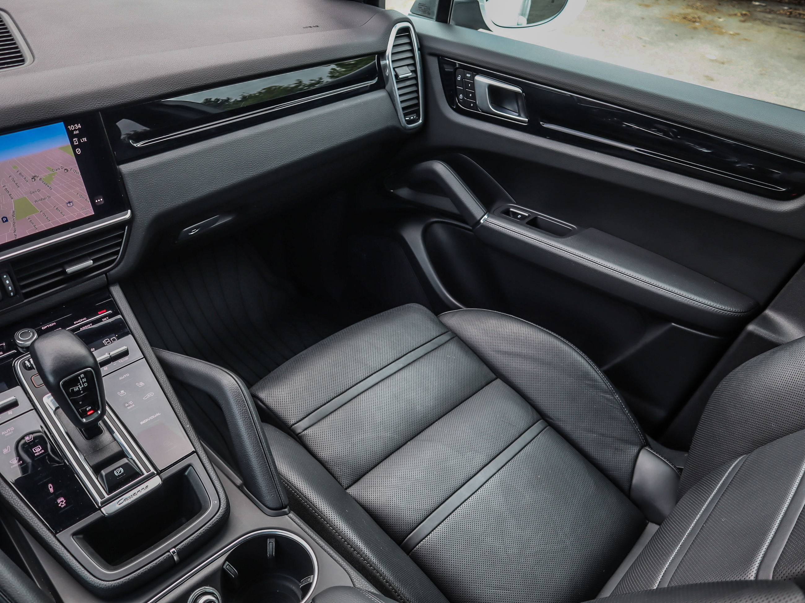 Porsche Cayenne  2022 à Vancouver, Colombie-Britannique