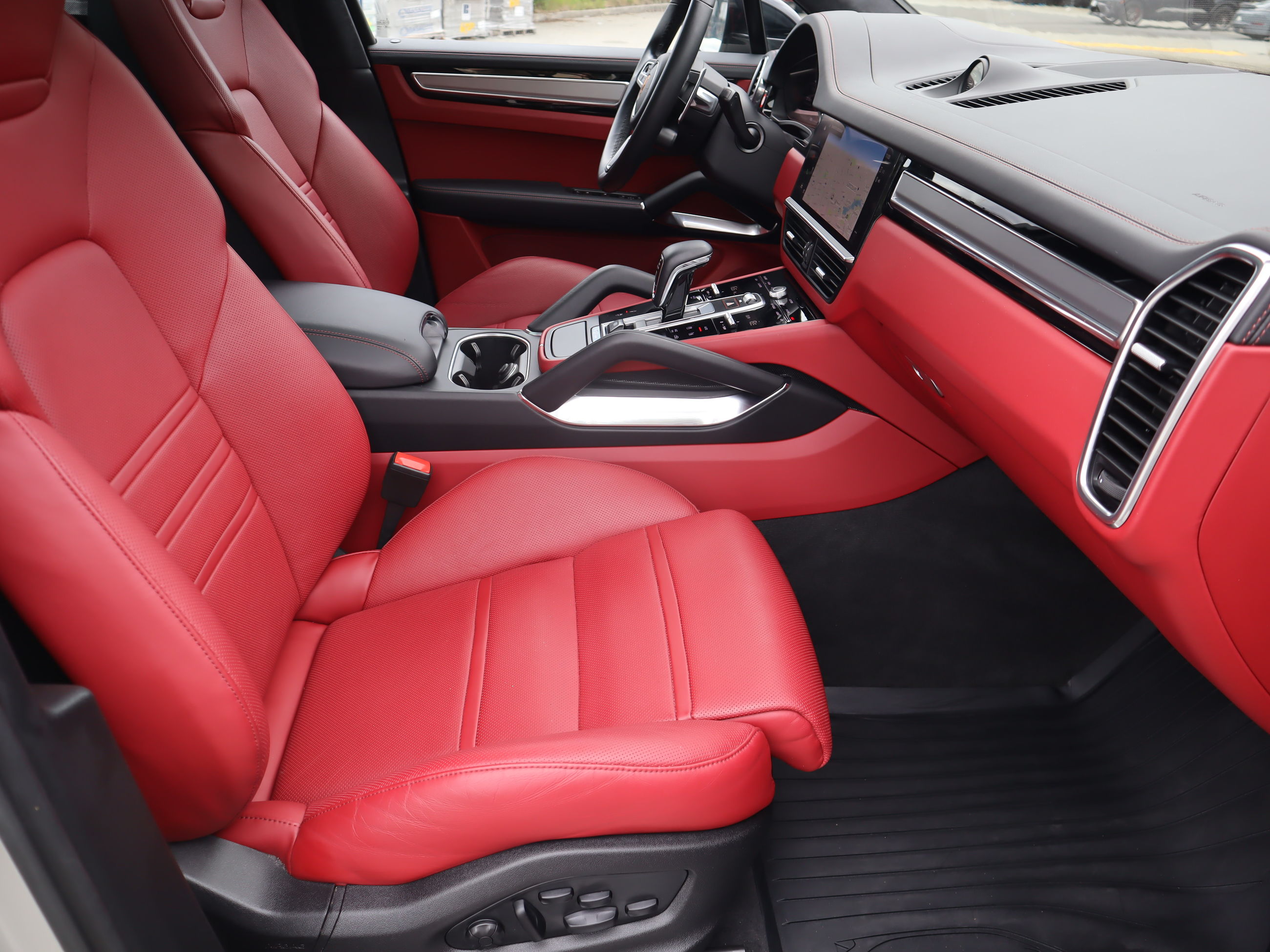 2022 Porsche Cayenne in Vancouver, British Columbia