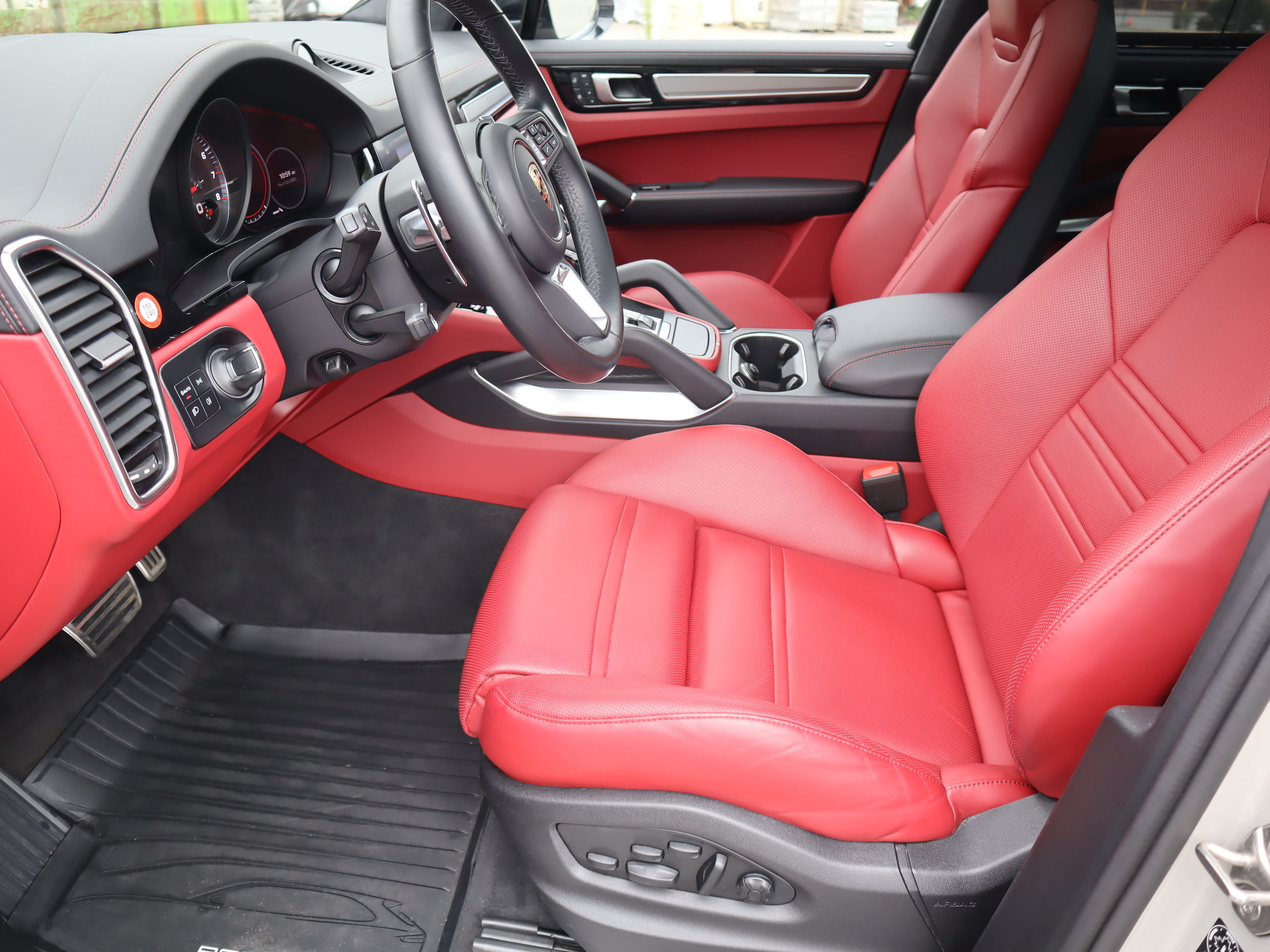 2022 Porsche Cayenne in Vancouver, British Columbia
