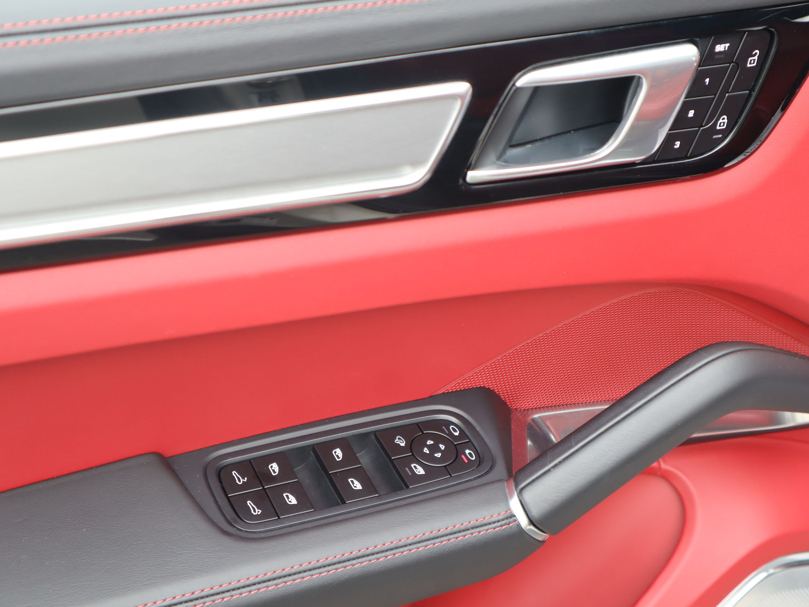 2022 Porsche Cayenne in Vancouver, British Columbia