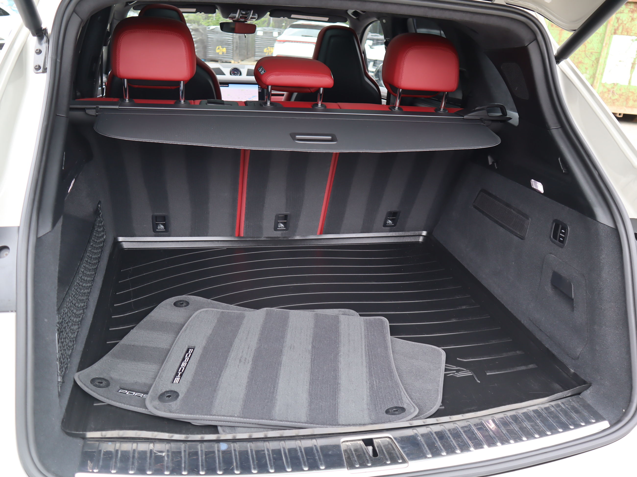 2022 Porsche Cayenne in Vancouver, British Columbia
