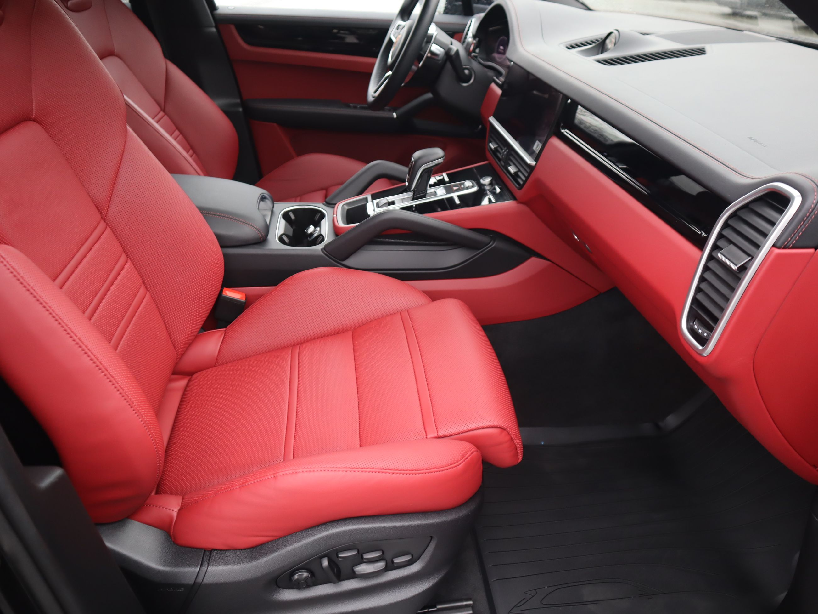 Porsche Cayenne  2022 à Vancouver, Colombie-Britannique