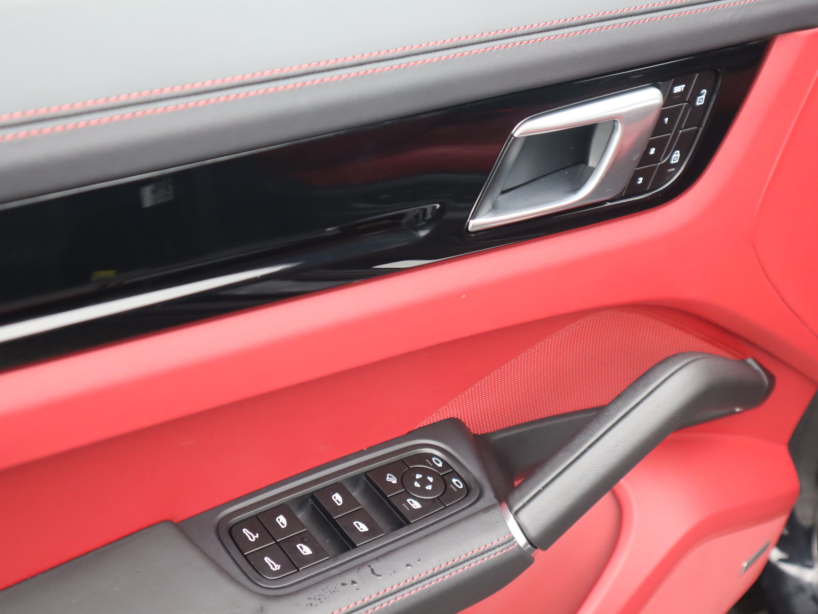 Porsche Cayenne  2022 à Vancouver, Colombie-Britannique