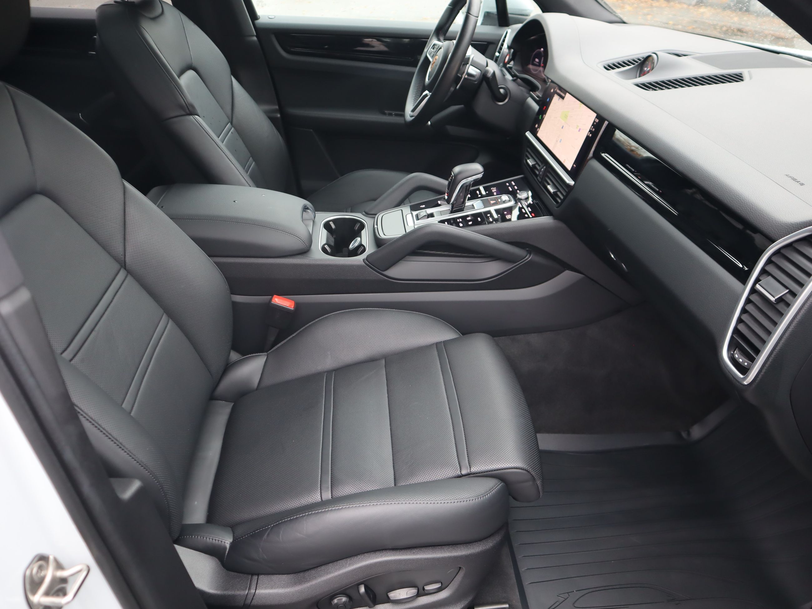 2022 Porsche Cayenne in Vancouver, British Columbia