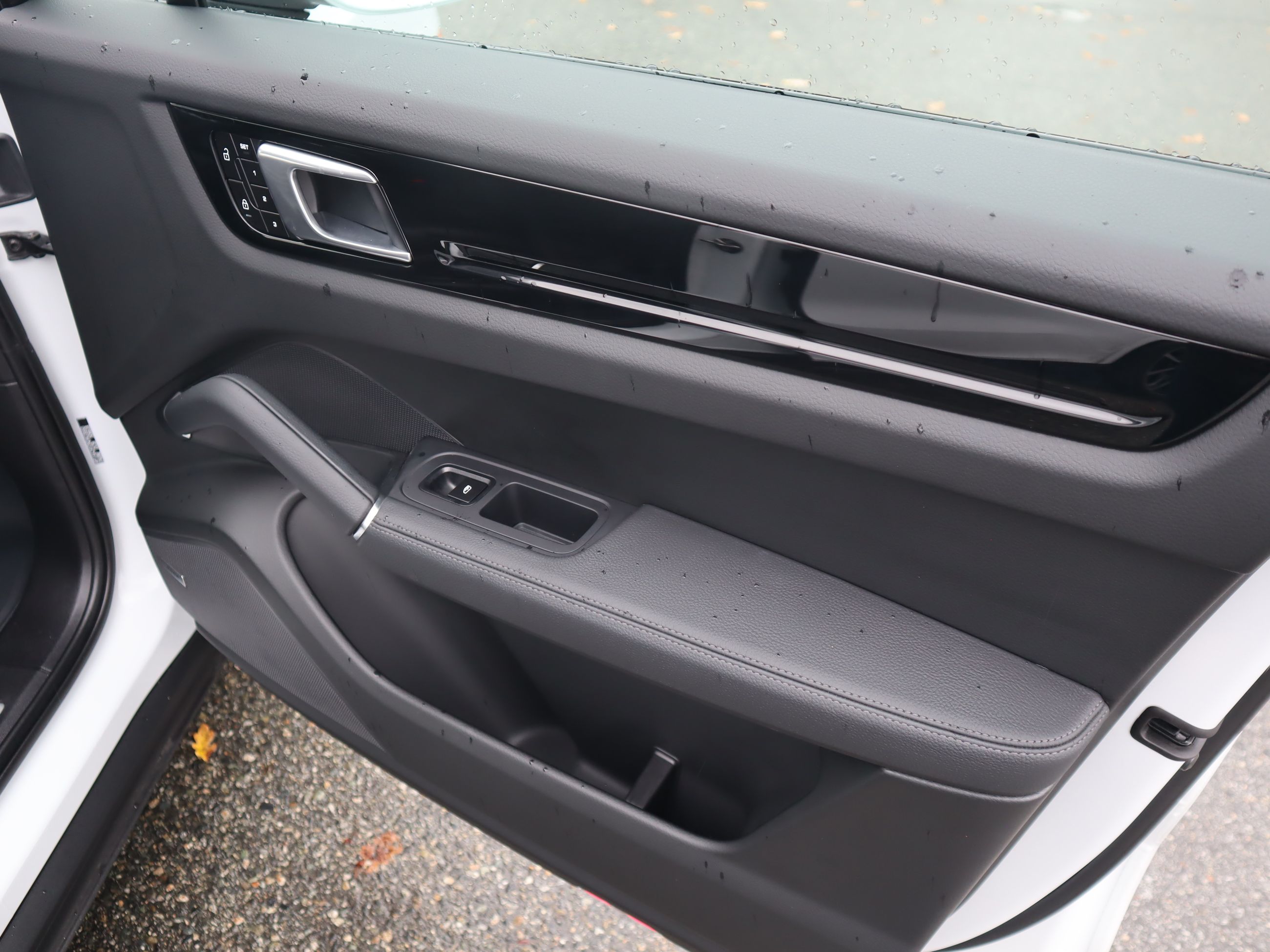 2022 Porsche Cayenne in Vancouver, British Columbia