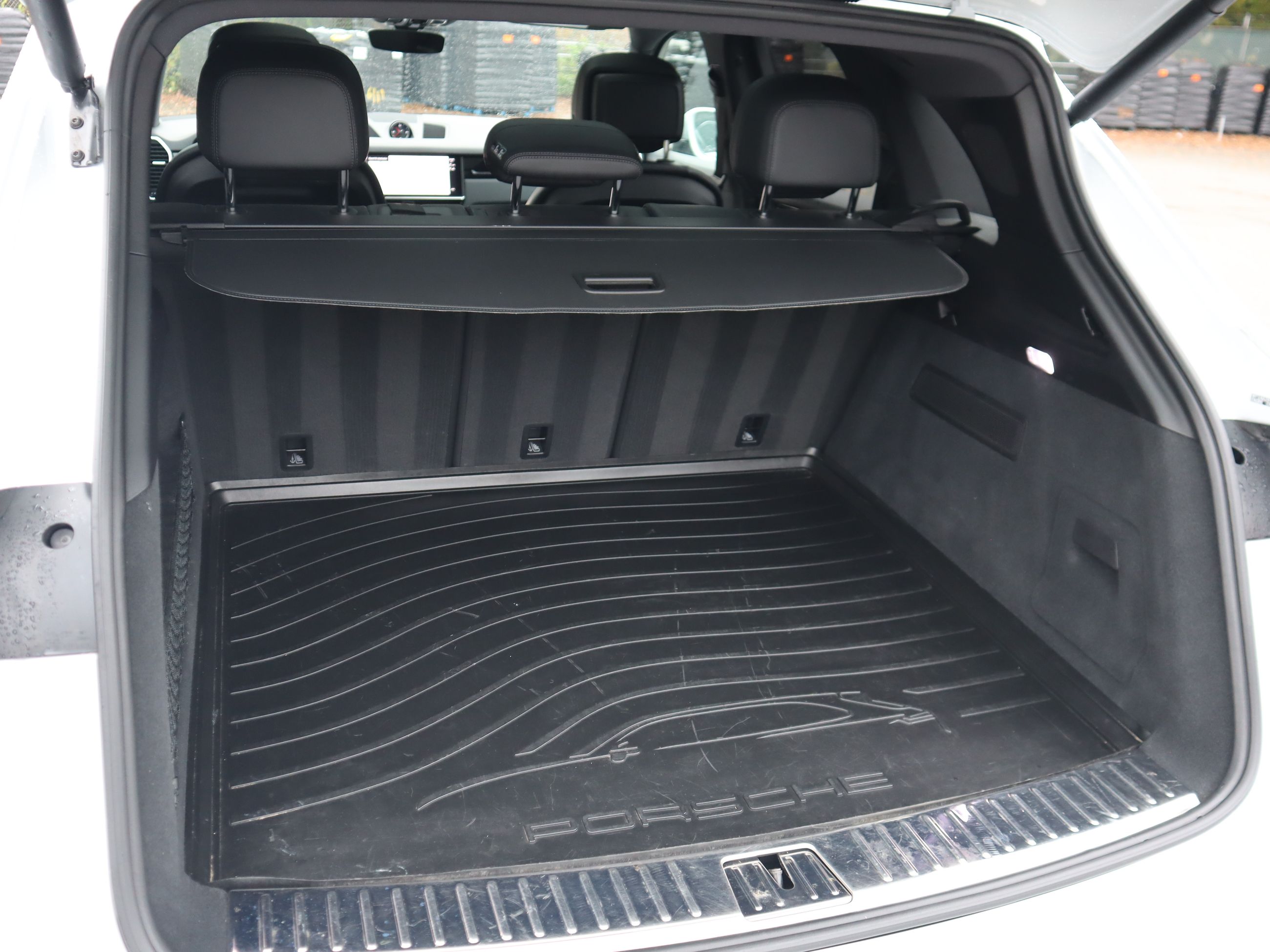 2022 Porsche Cayenne in Vancouver, British Columbia