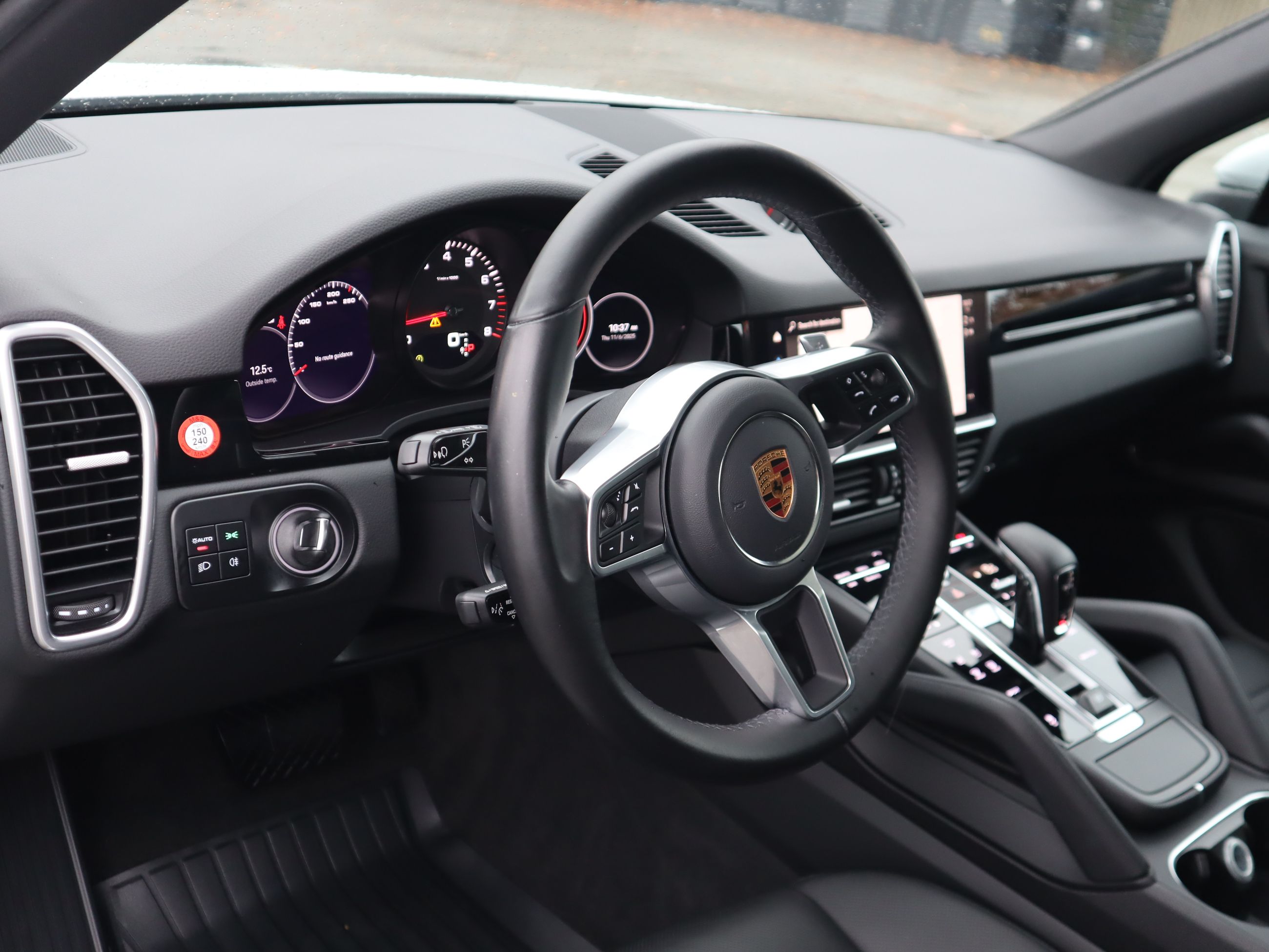 2022 Porsche Cayenne in Vancouver, British Columbia