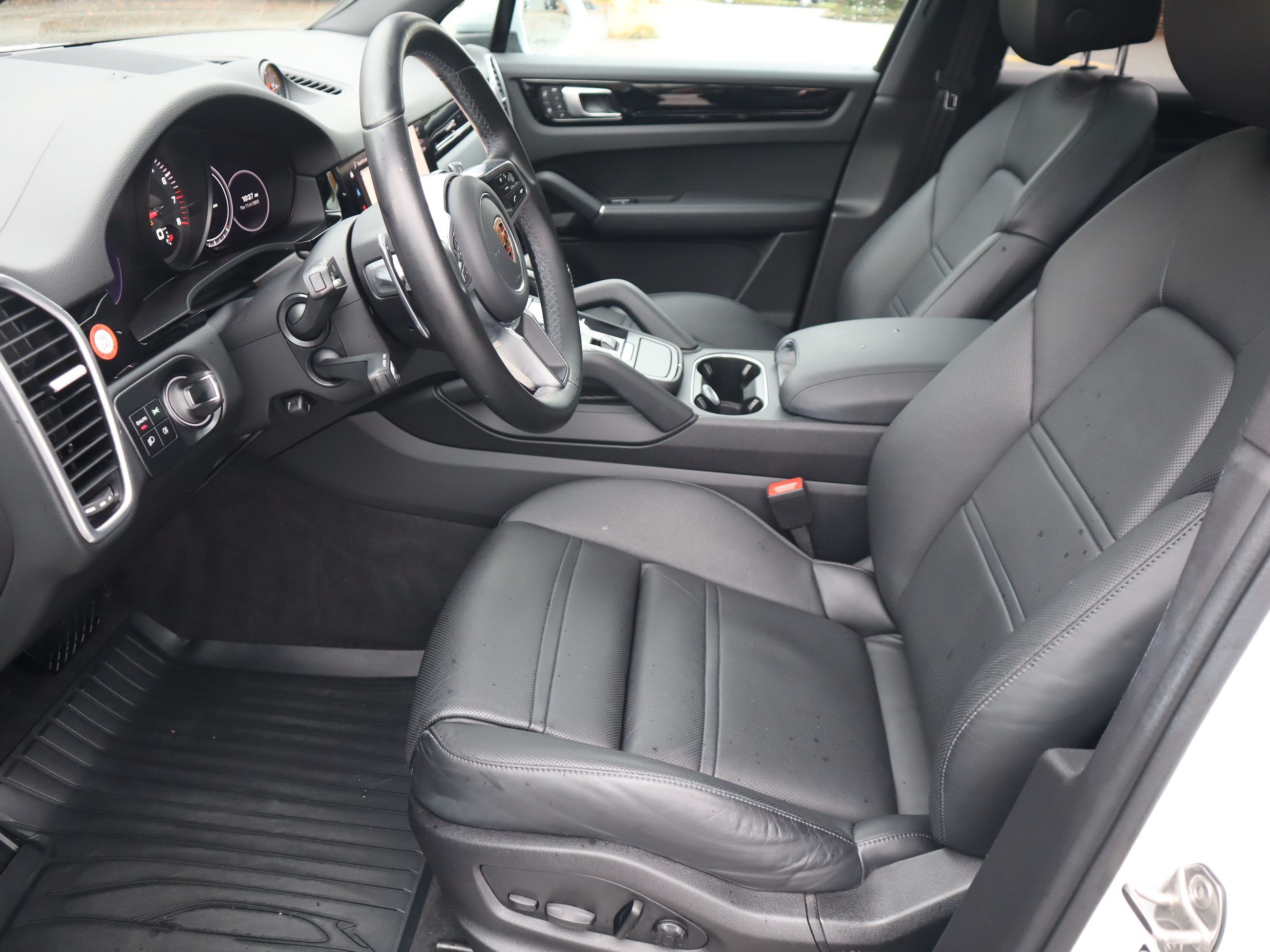 2022 Porsche Cayenne in Vancouver, British Columbia