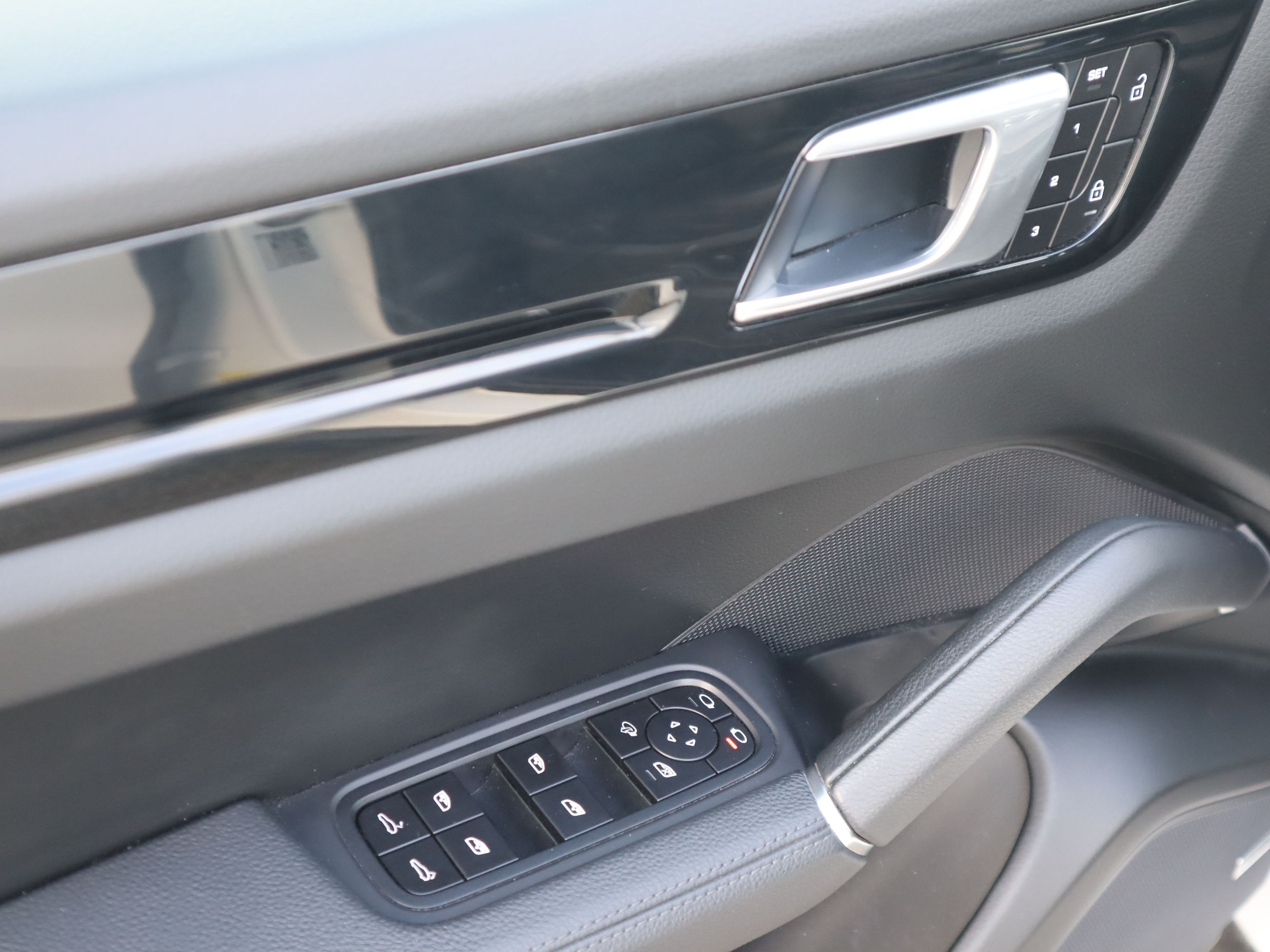 2022 Porsche Cayenne in Vancouver, British Columbia