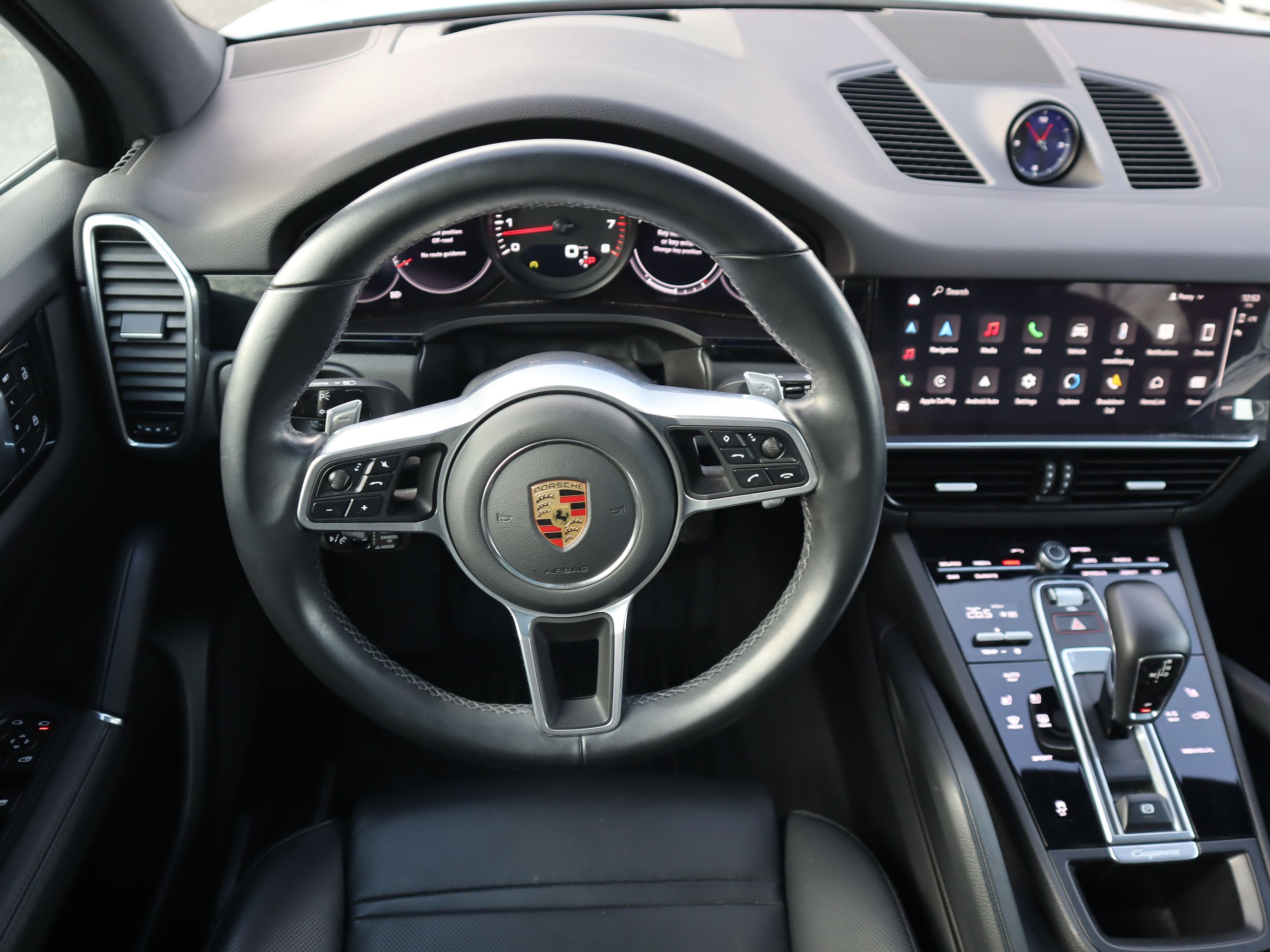 2022 Porsche Cayenne in Vancouver, British Columbia