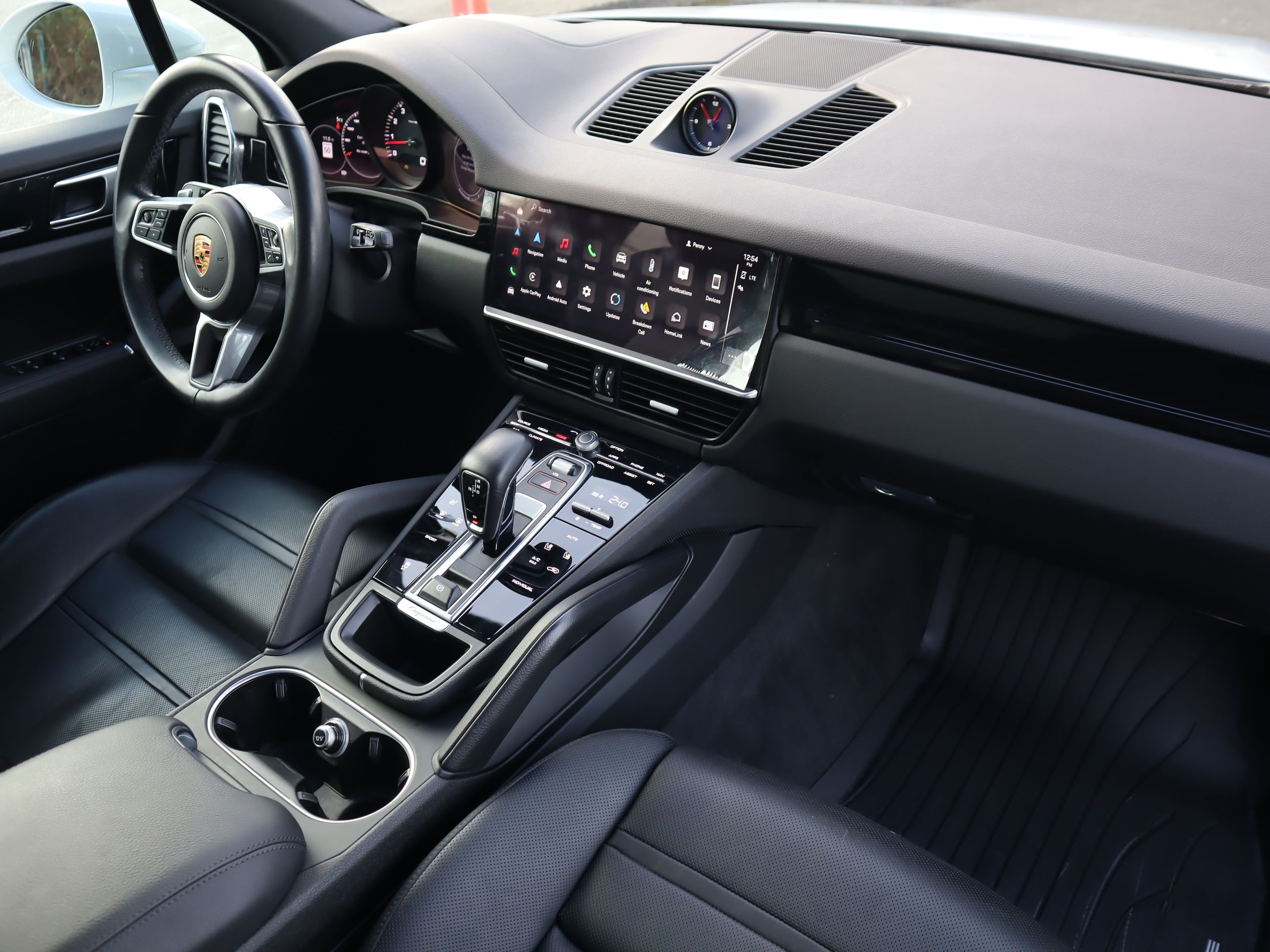 2022 Porsche Cayenne in Vancouver, British Columbia