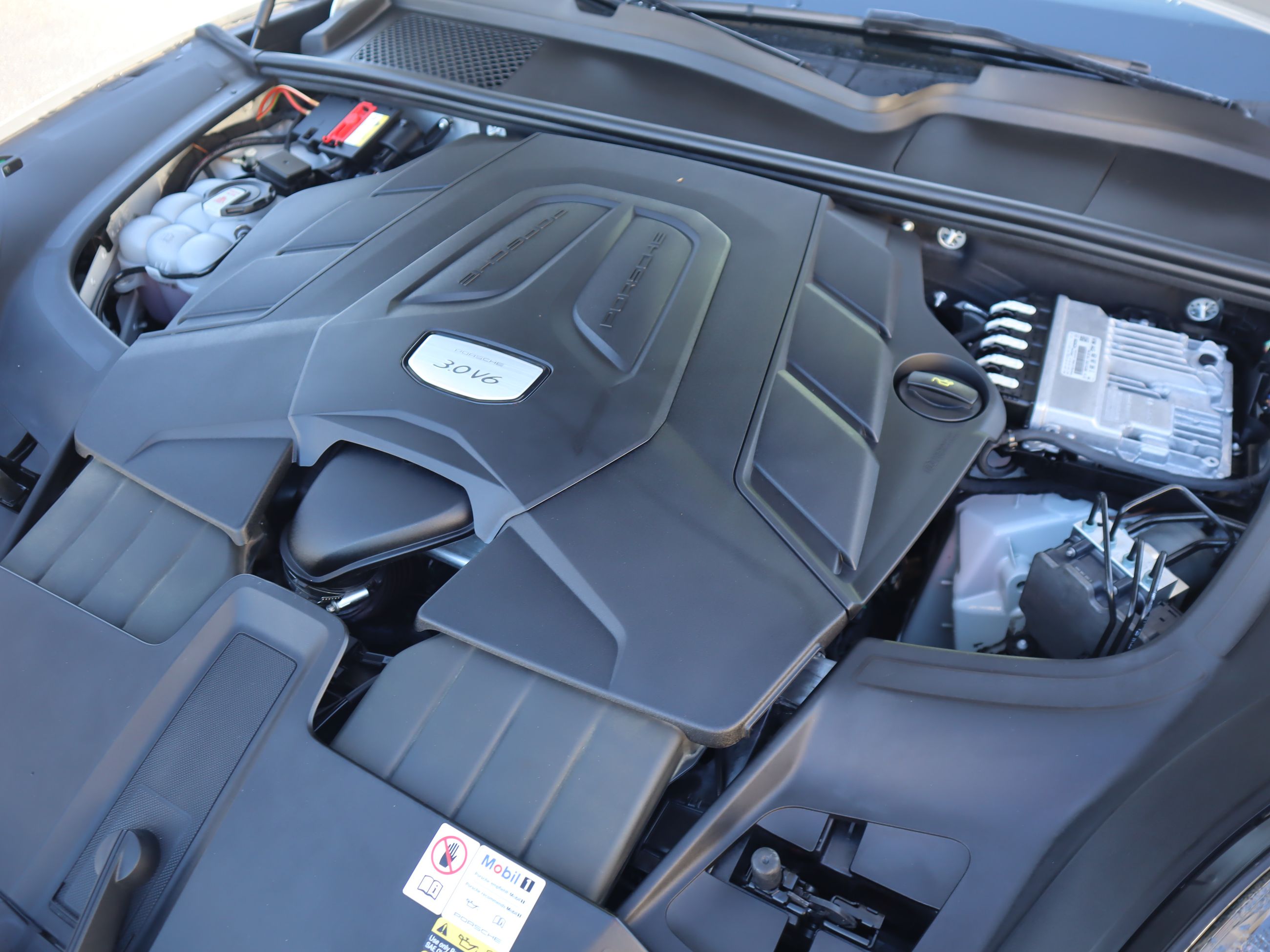 2022 Porsche Cayenne in Vancouver, British Columbia