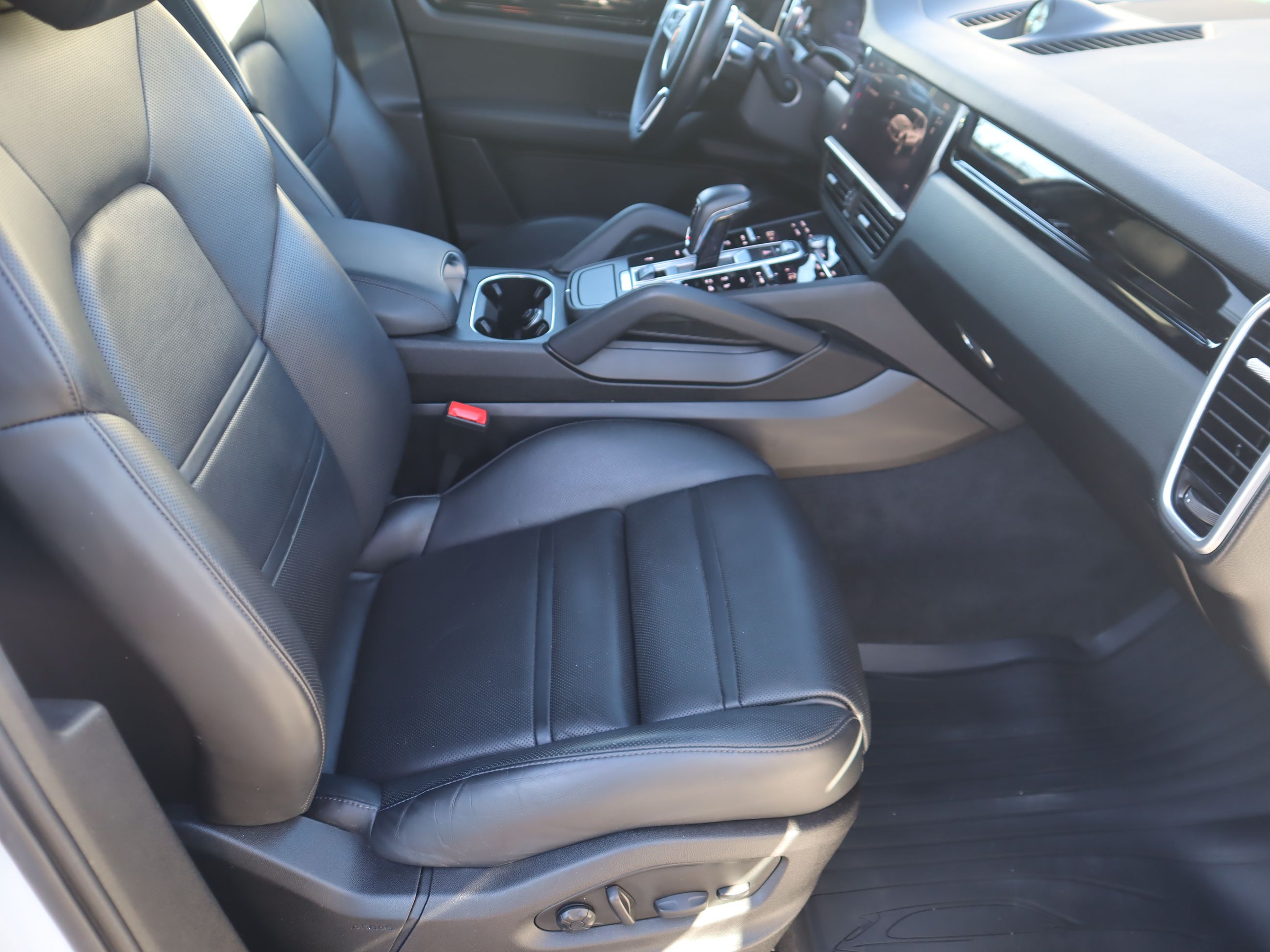 2022 Porsche Cayenne in Vancouver, British Columbia