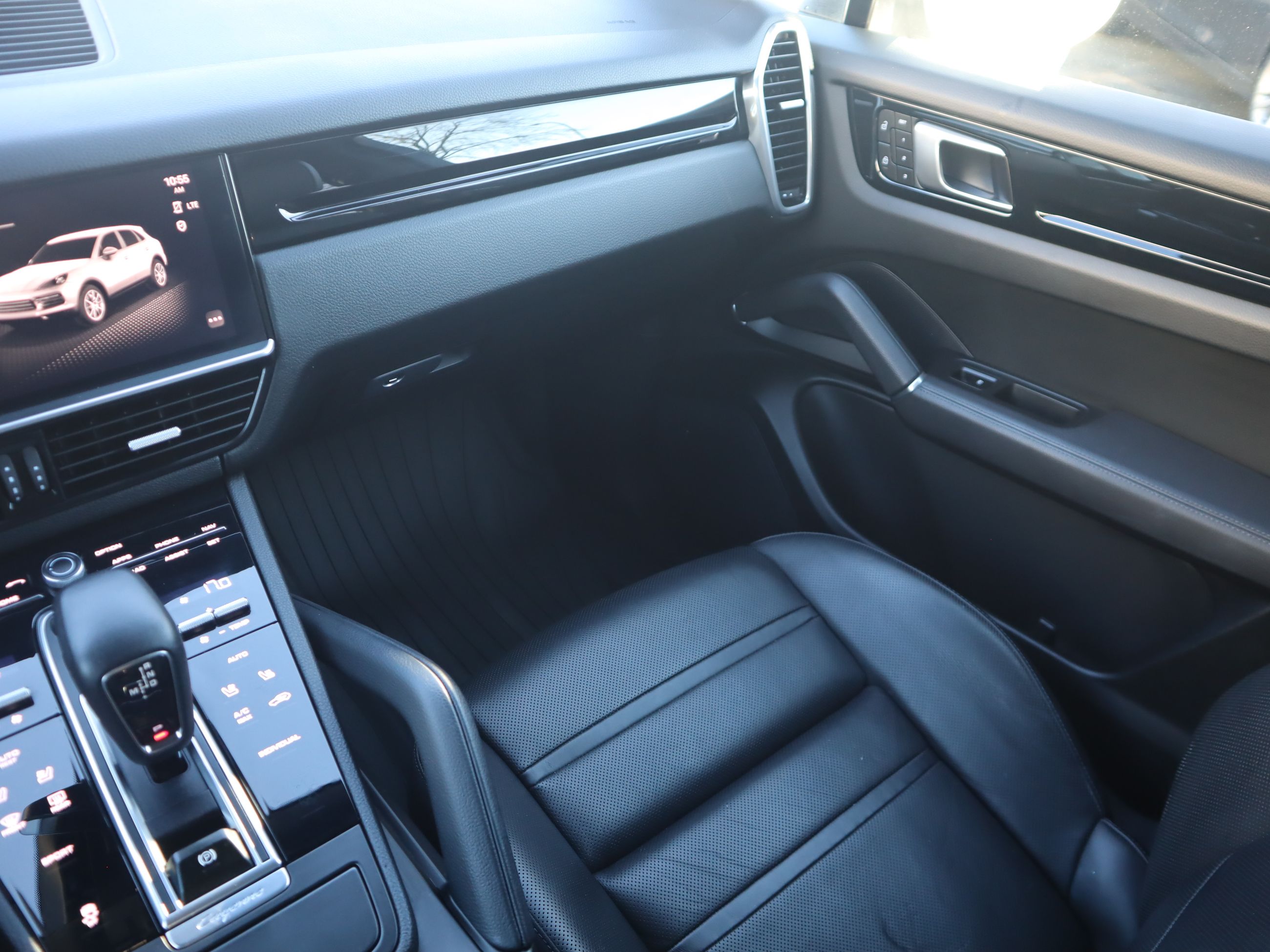 2022 Porsche Cayenne in Vancouver, British Columbia