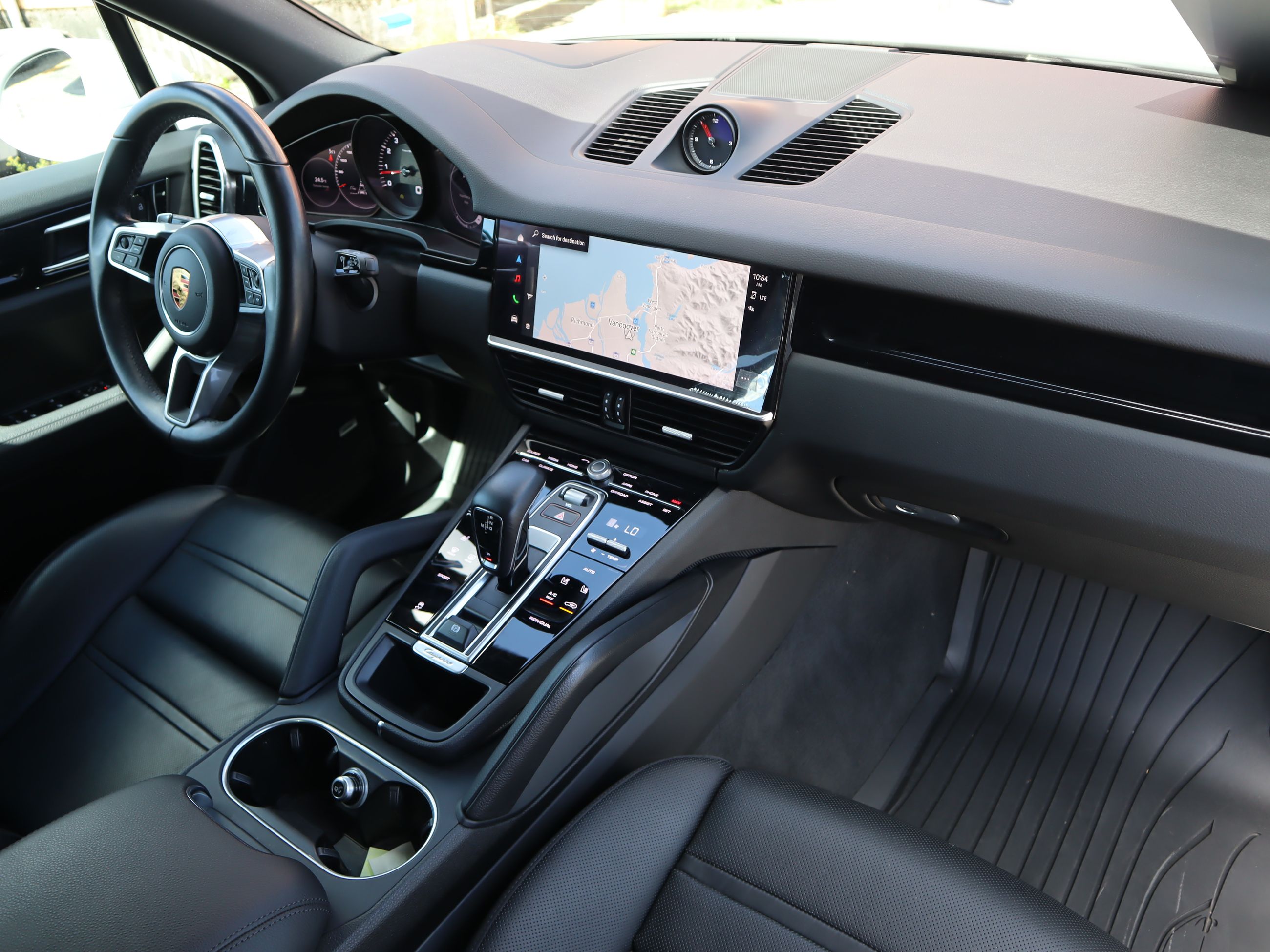 2022 Porsche Cayenne in Vancouver, British Columbia