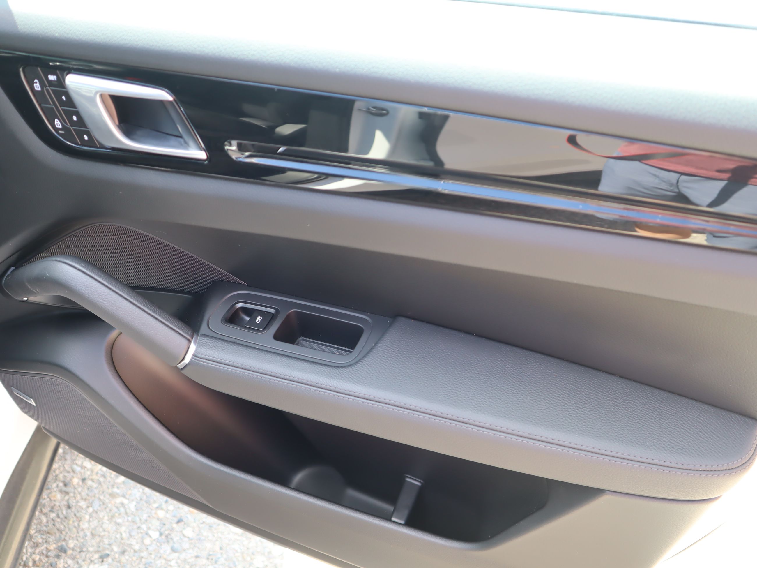 2022 Porsche Cayenne in Vancouver, British Columbia