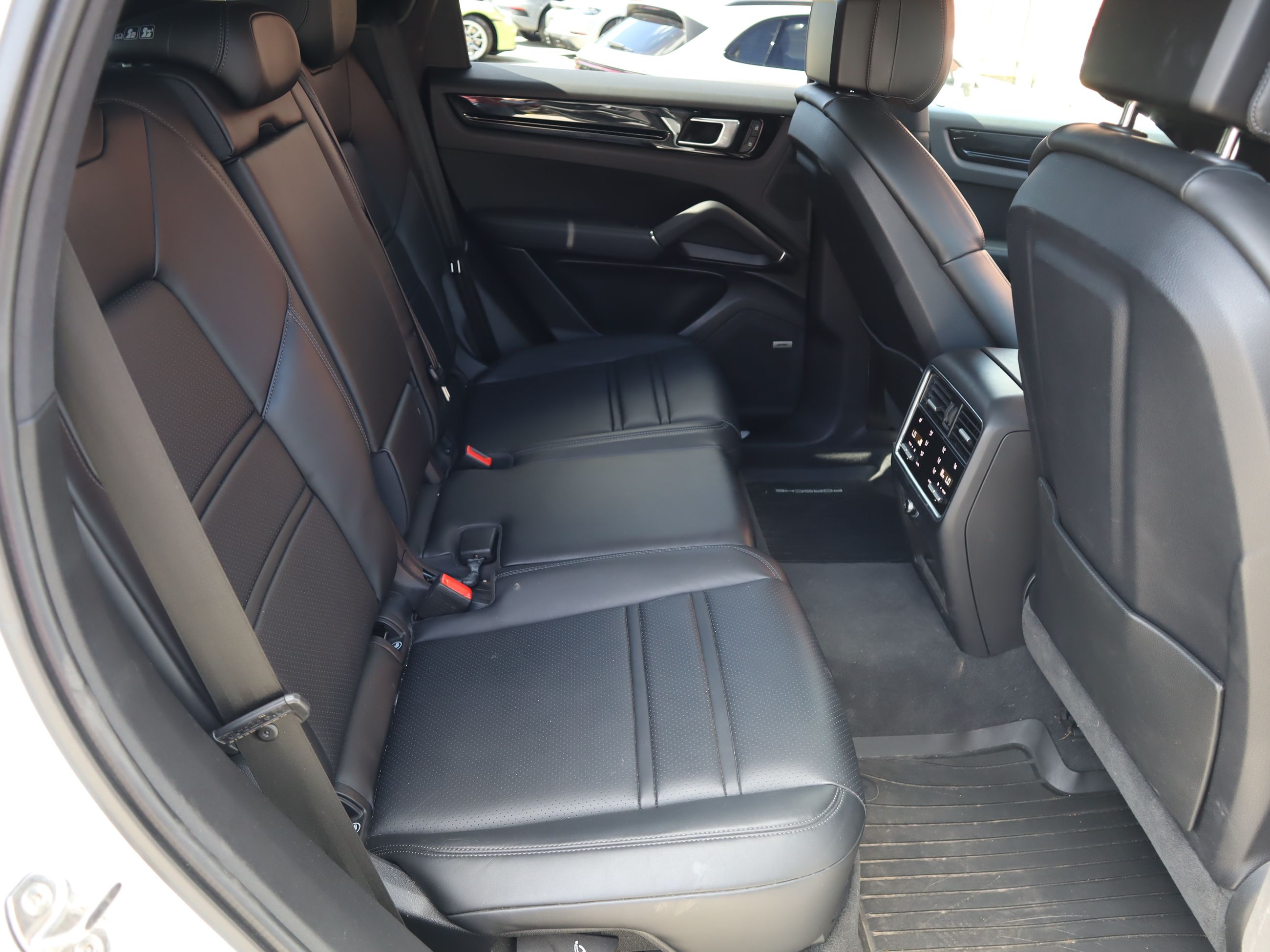 2022 Porsche Cayenne in Vancouver, British Columbia