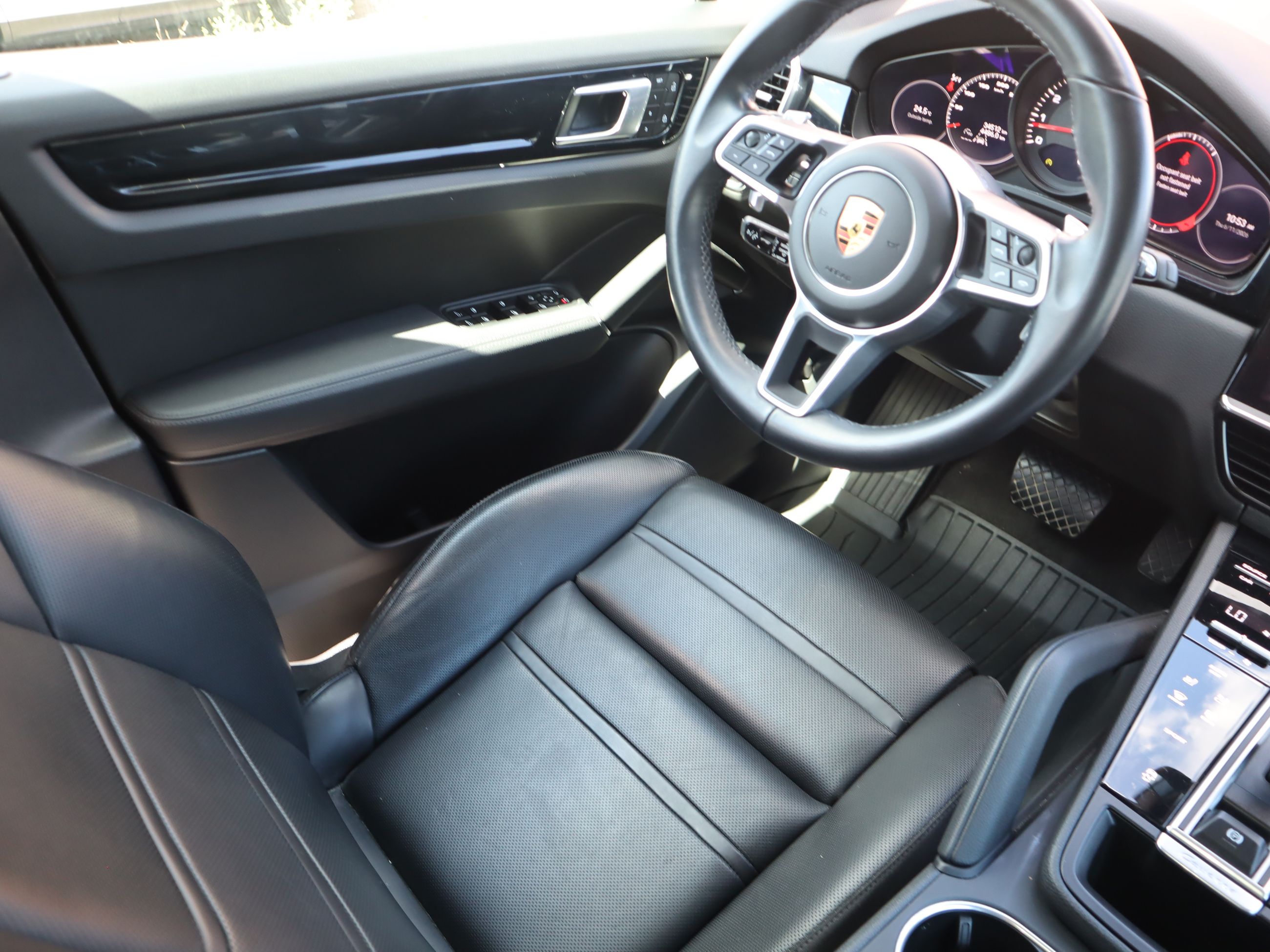 2022 Porsche Cayenne in Vancouver, British Columbia