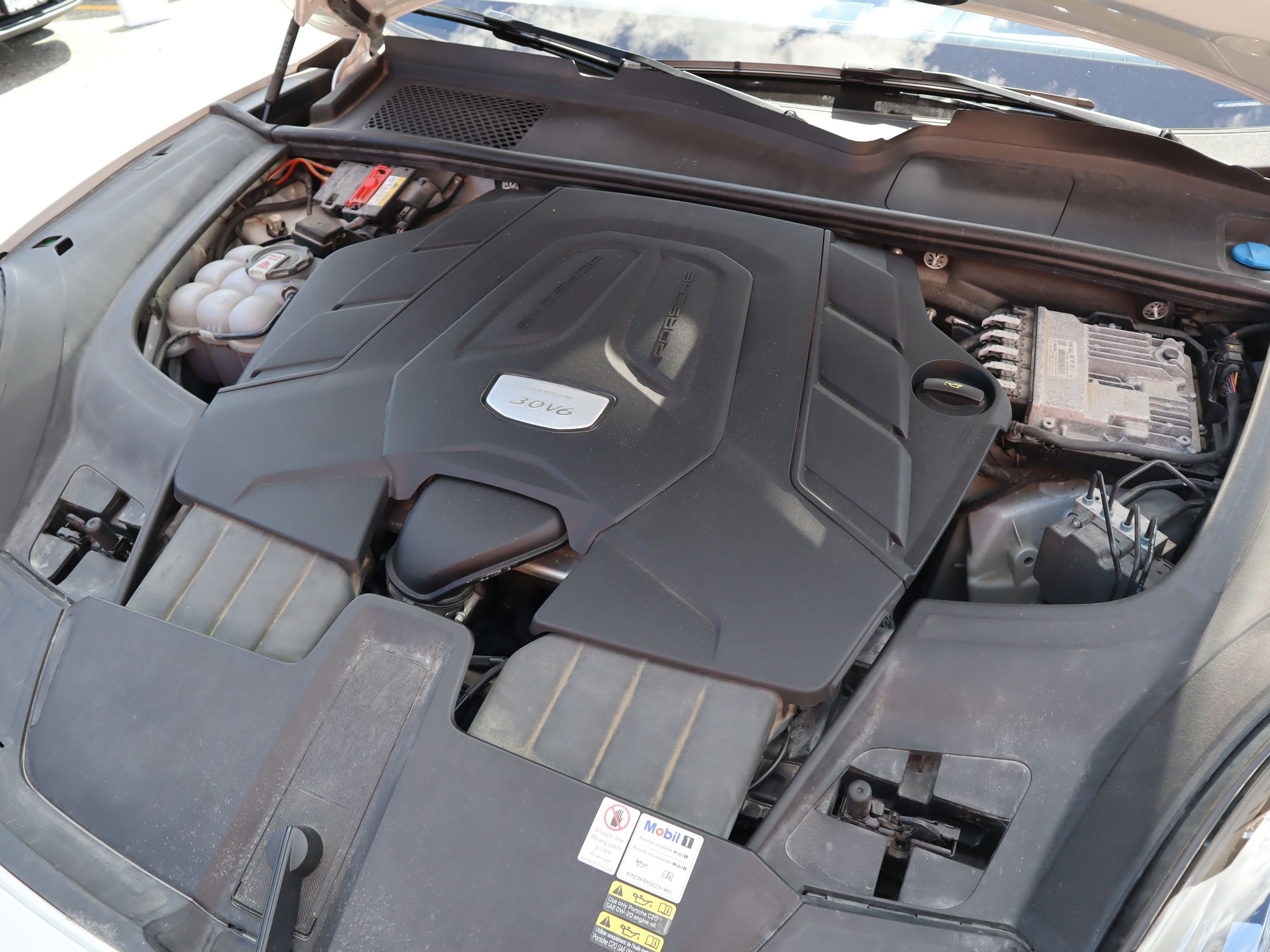 2022 Porsche Cayenne in Vancouver, British Columbia