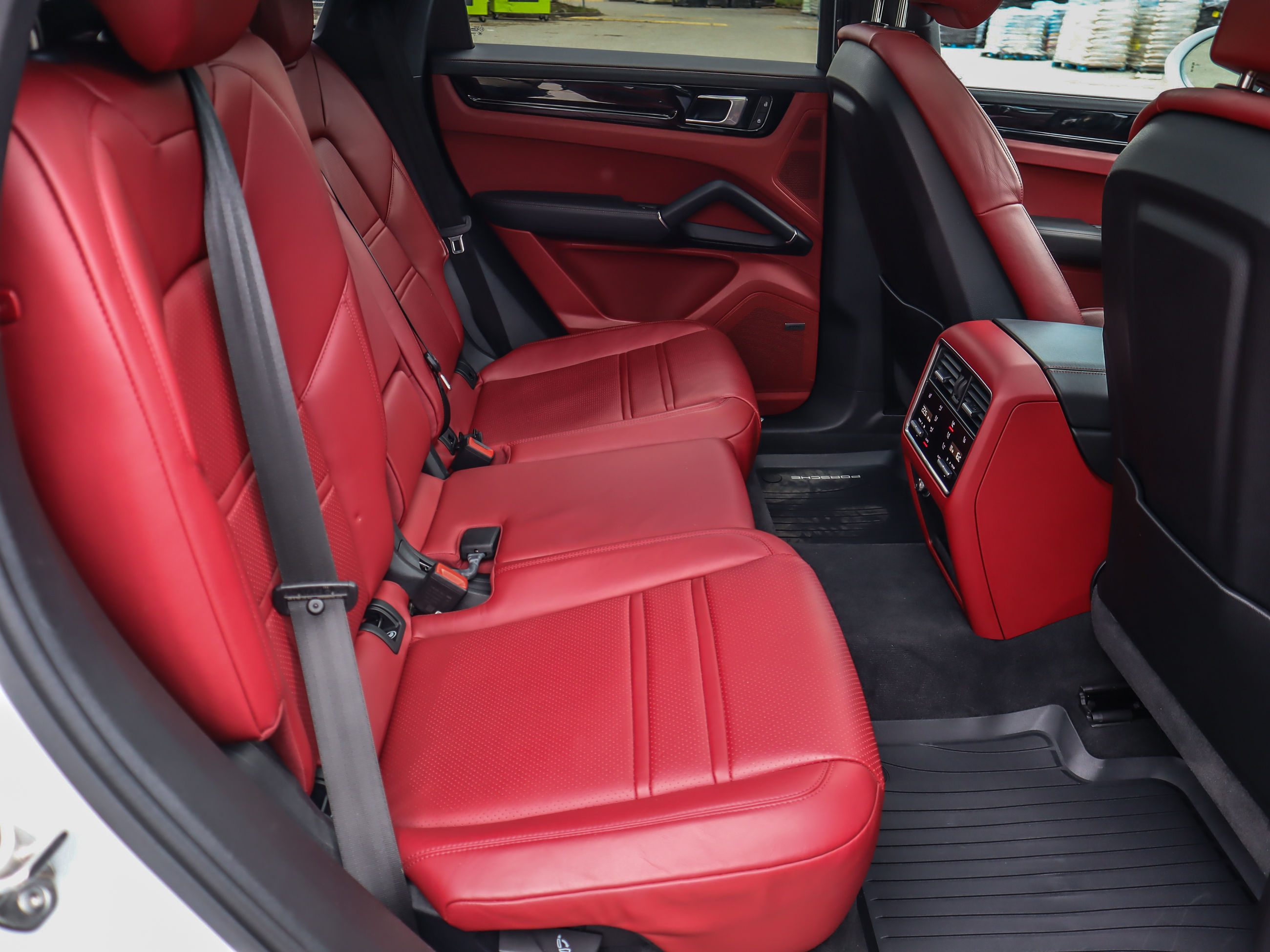 2023 Porsche Cayenne in Vancouver, British Columbia