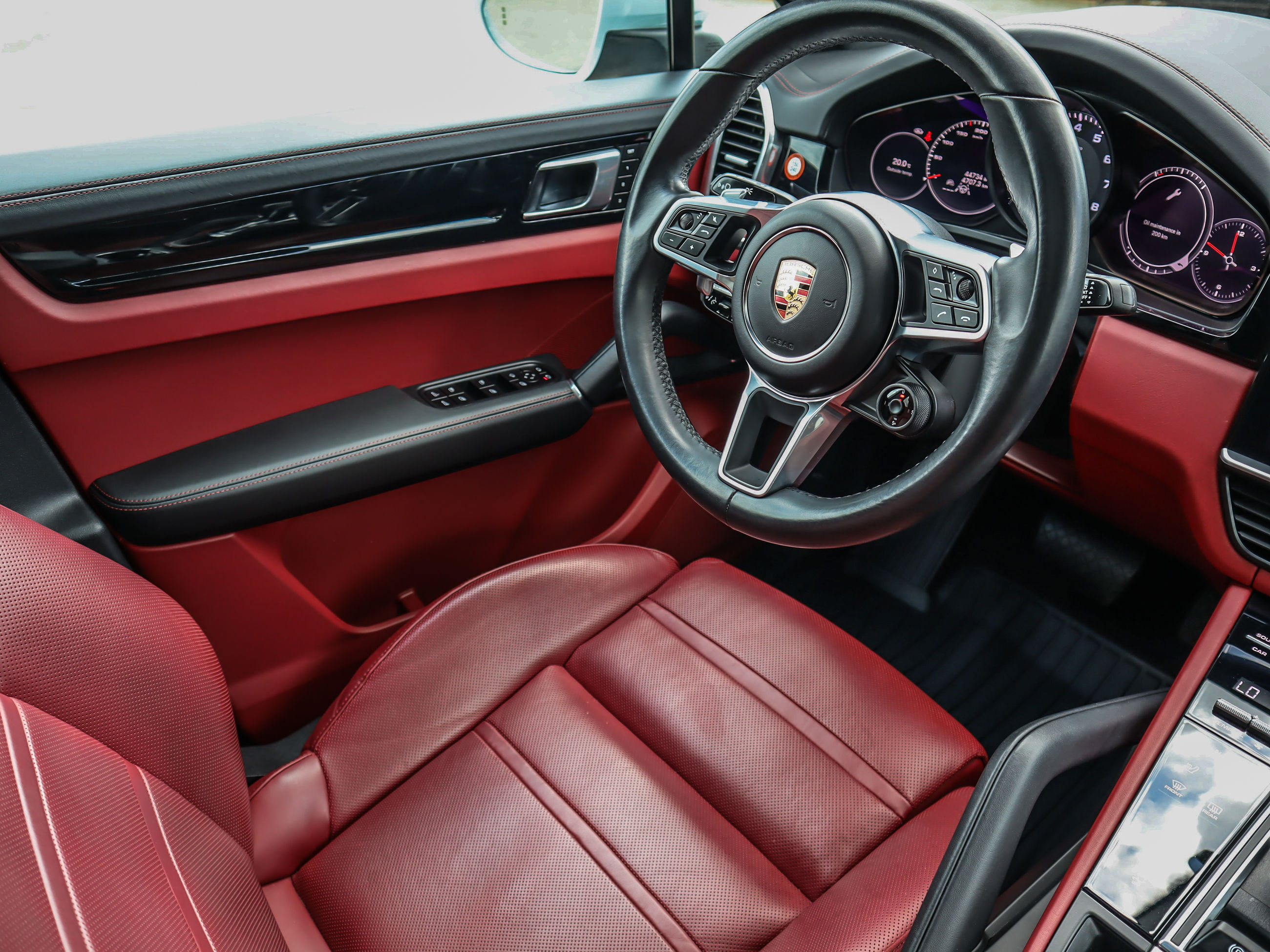 2023 Porsche Cayenne in Vancouver, British Columbia