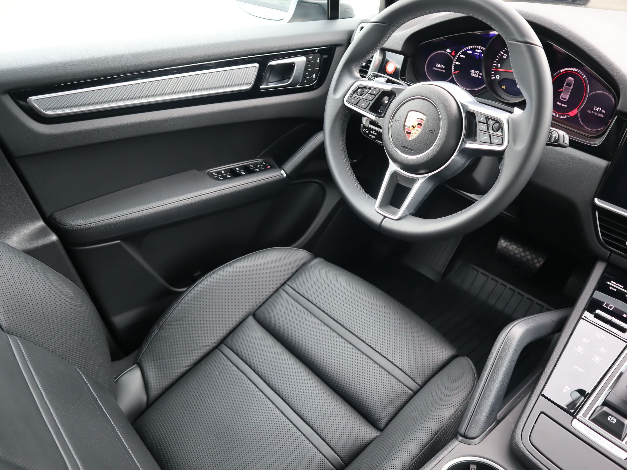 2023 Porsche Cayenne in Vancouver, British Columbia