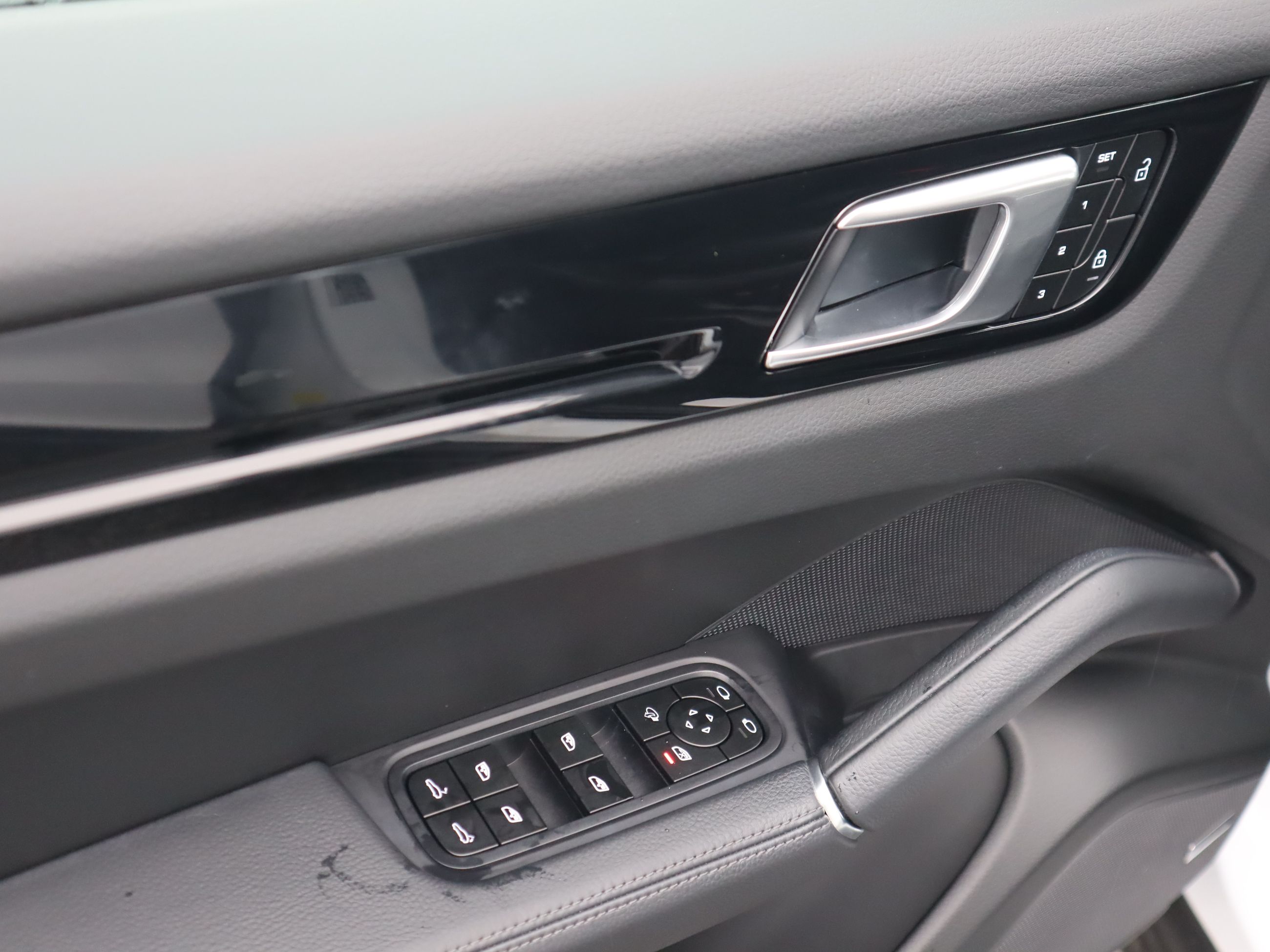 Porsche Cayenne  2023 à Vancouver, Colombie-Britannique