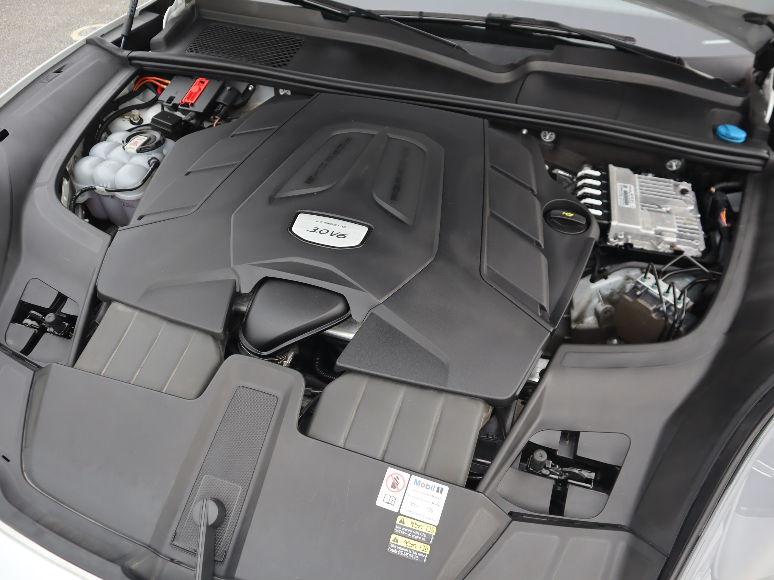 2023 Porsche Cayenne in Vancouver, British Columbia