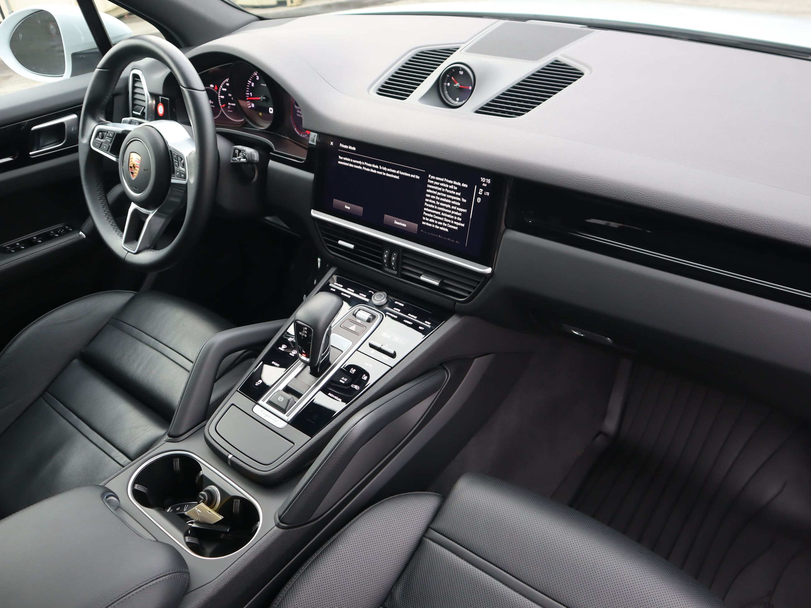 2023 Porsche Cayenne in Vancouver, British Columbia