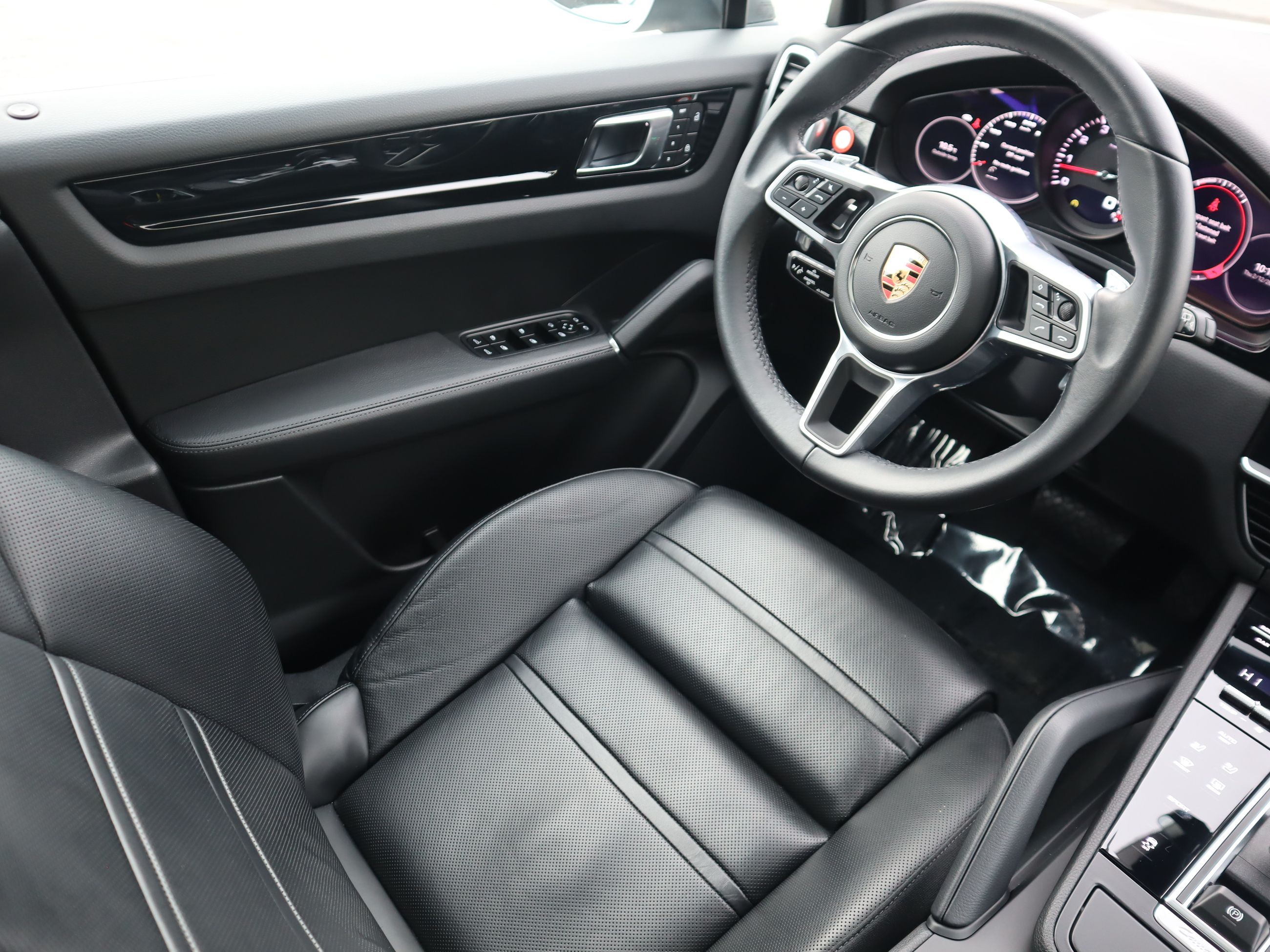 2023 Porsche Cayenne in Vancouver, British Columbia