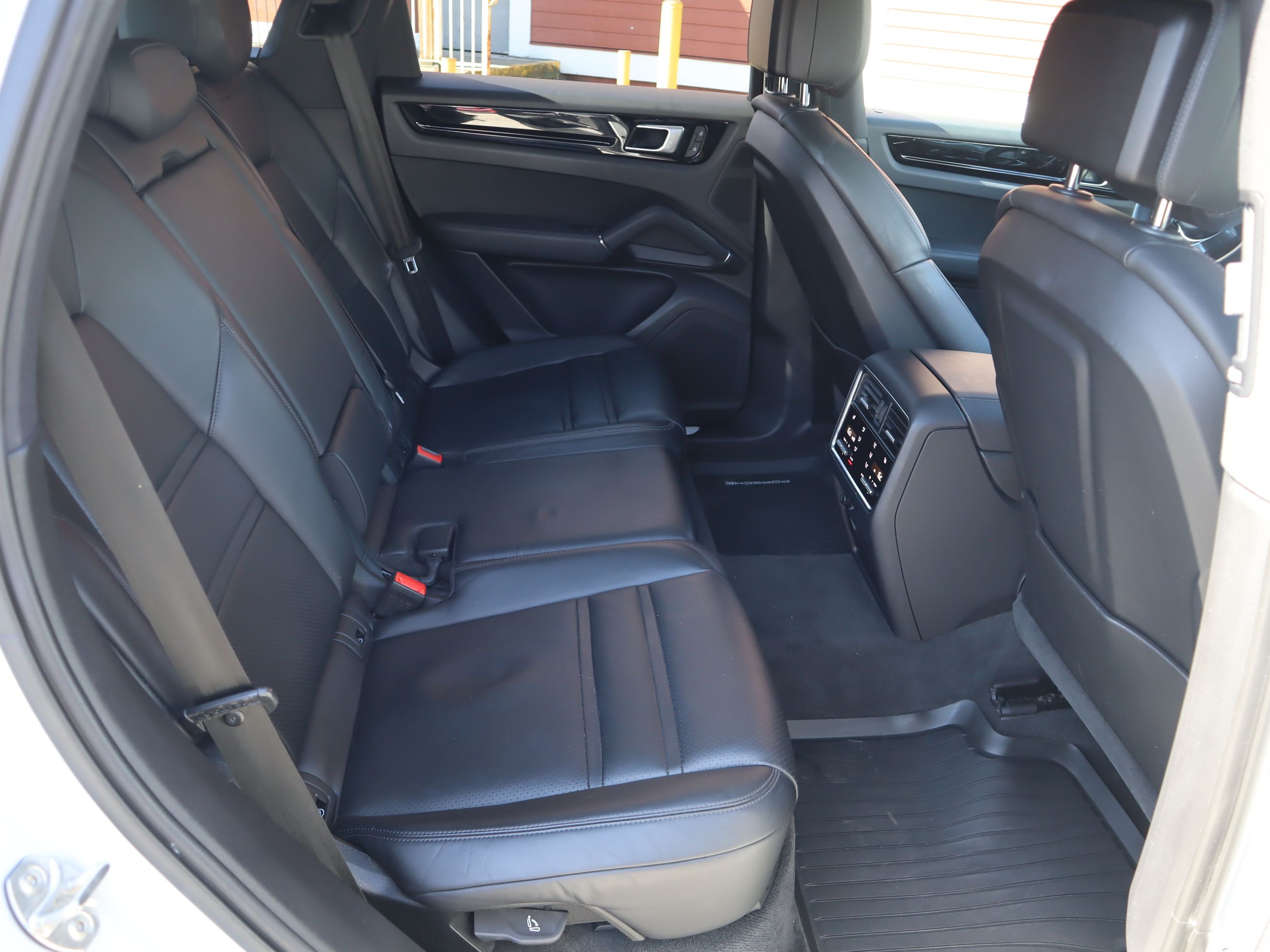 2023 Porsche Cayenne in Vancouver, British Columbia
