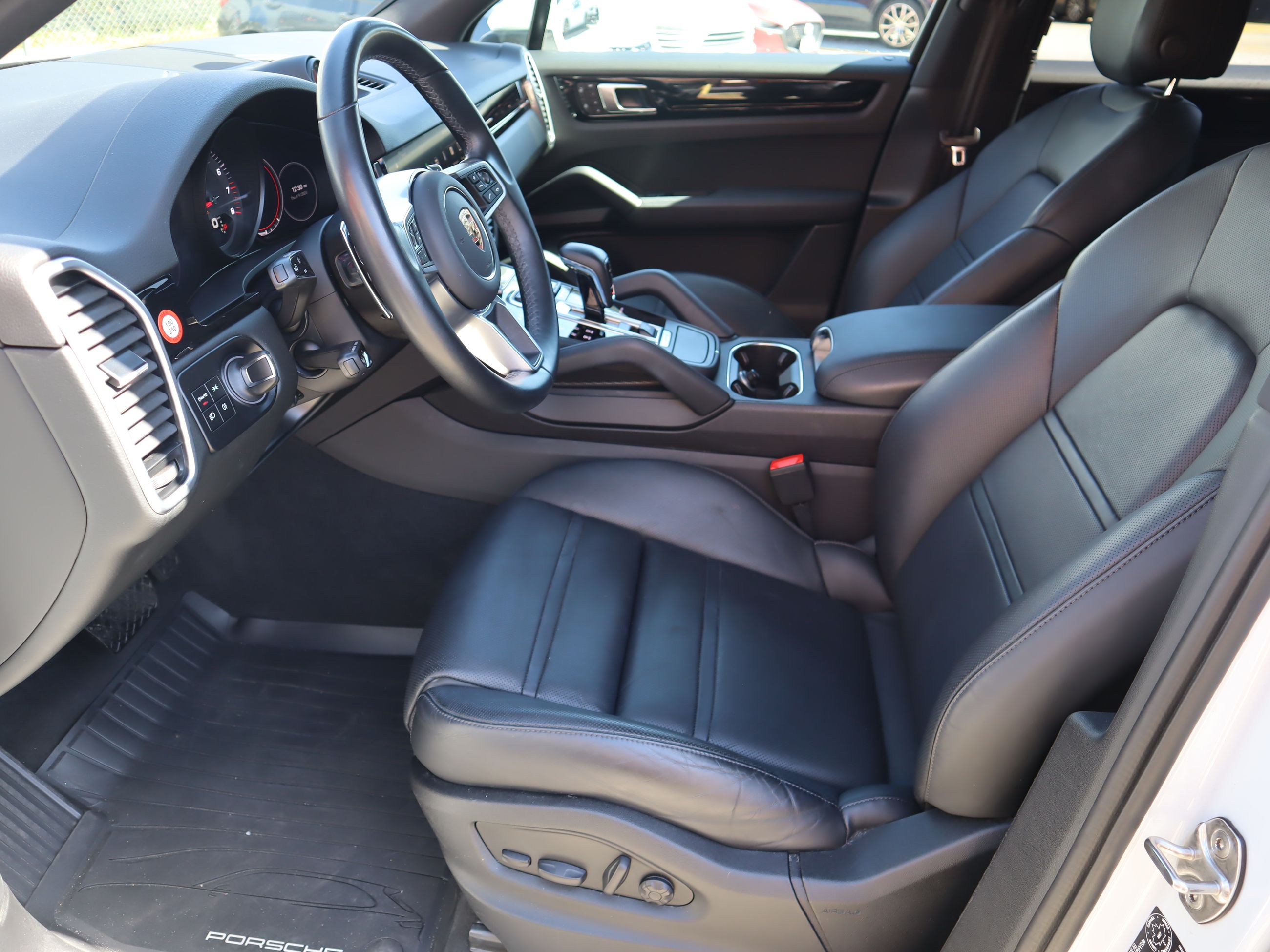 2023 Porsche Cayenne in Vancouver, British Columbia