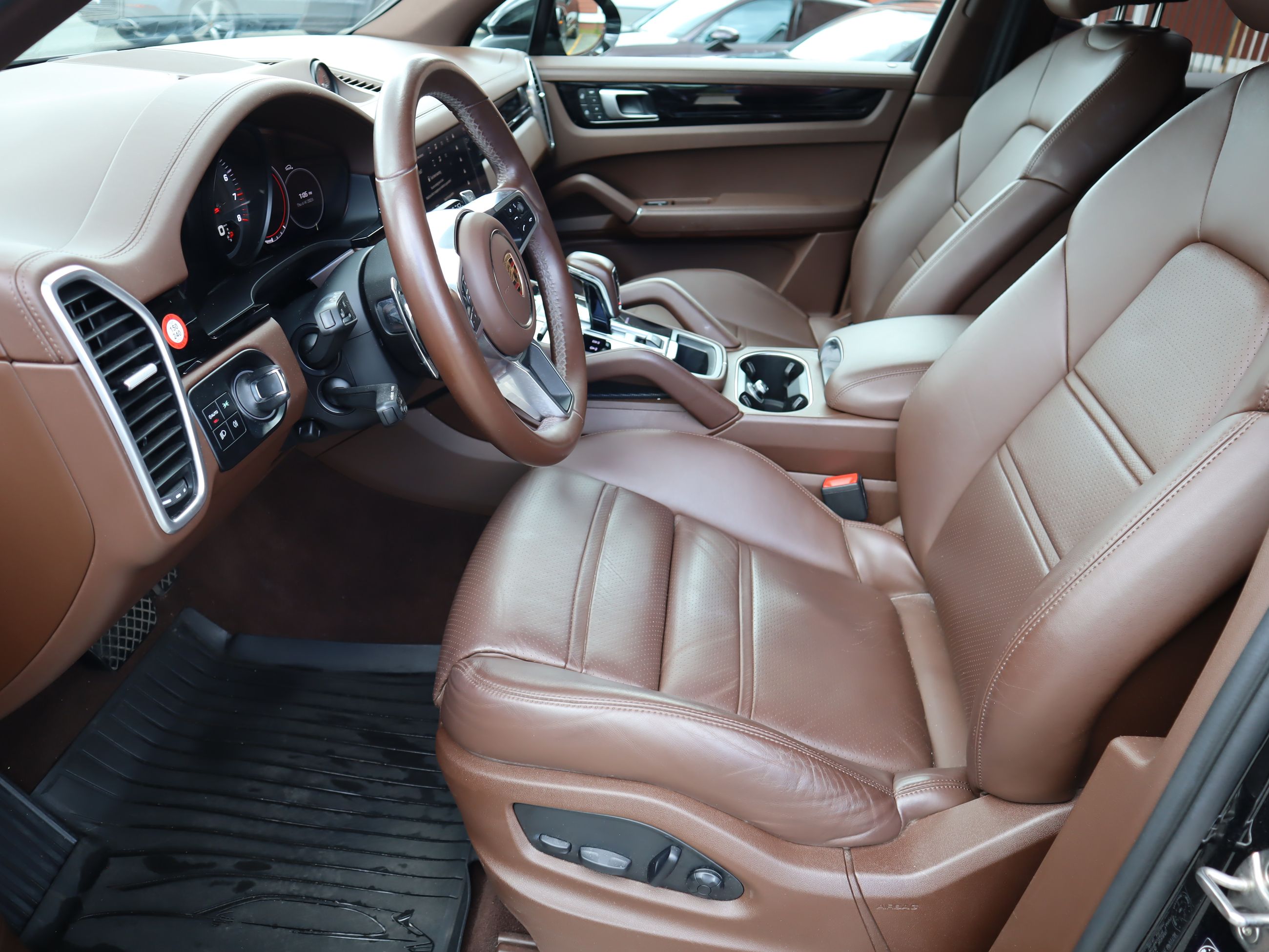 2023 Porsche Cayenne in Vancouver, British Columbia