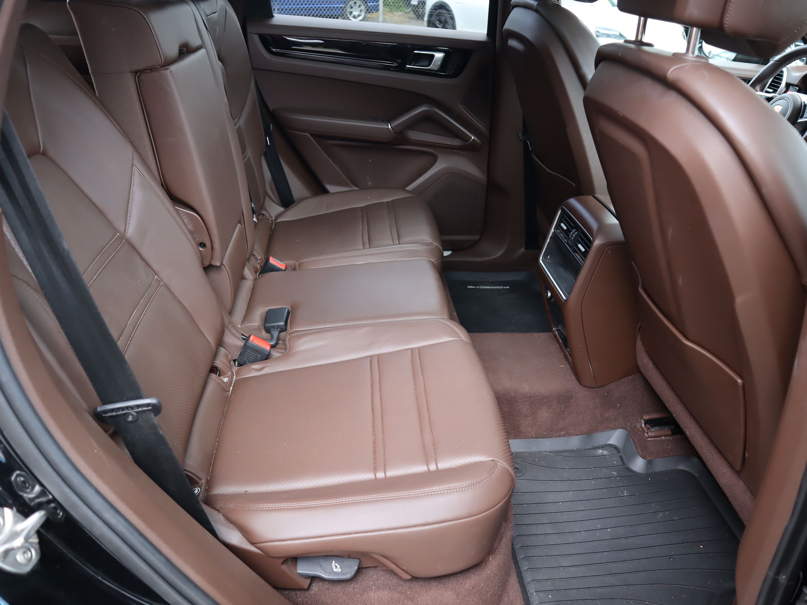 2023 Porsche Cayenne in Vancouver, British Columbia