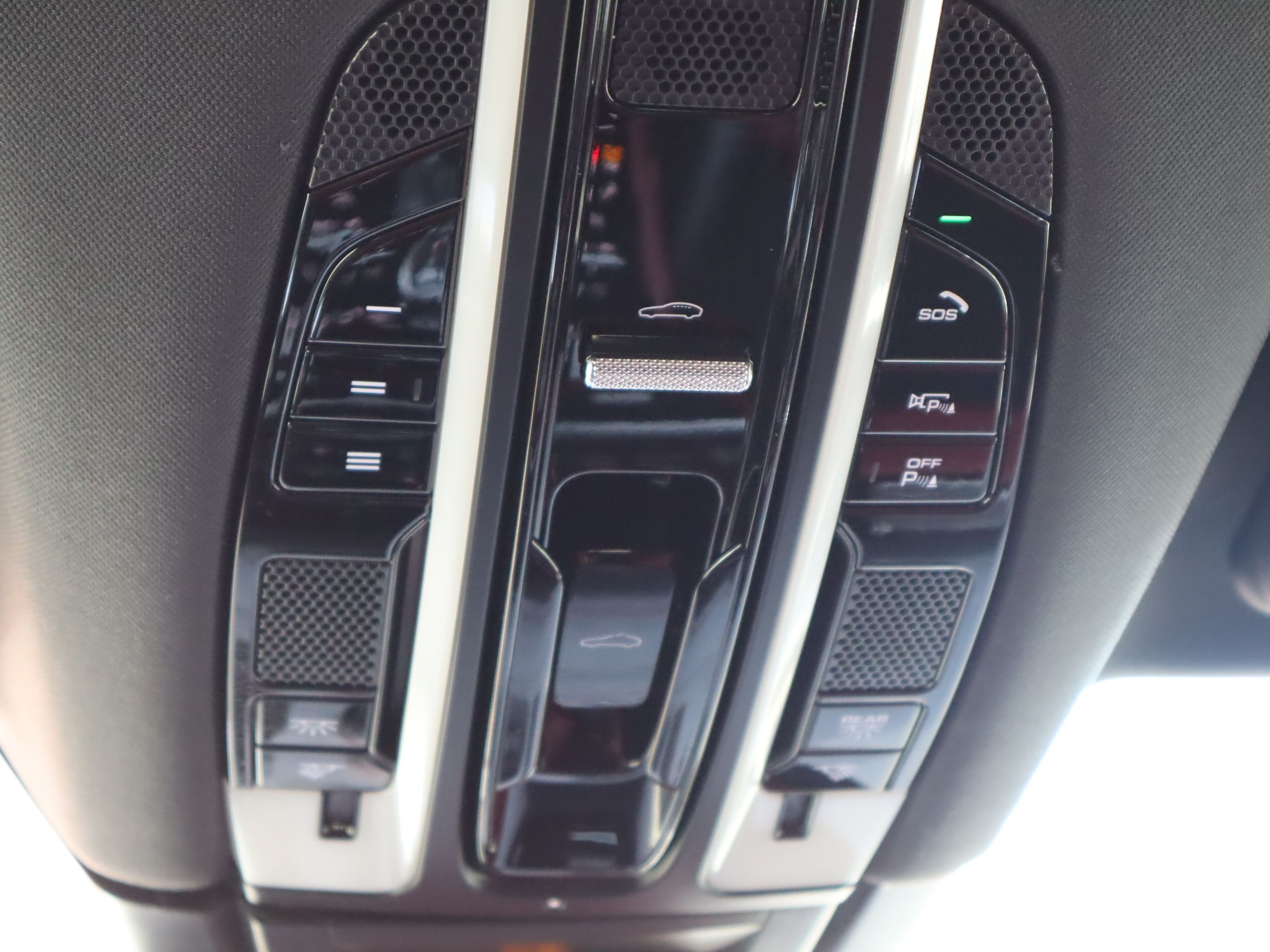 2023 Porsche Cayenne in Vancouver, British Columbia