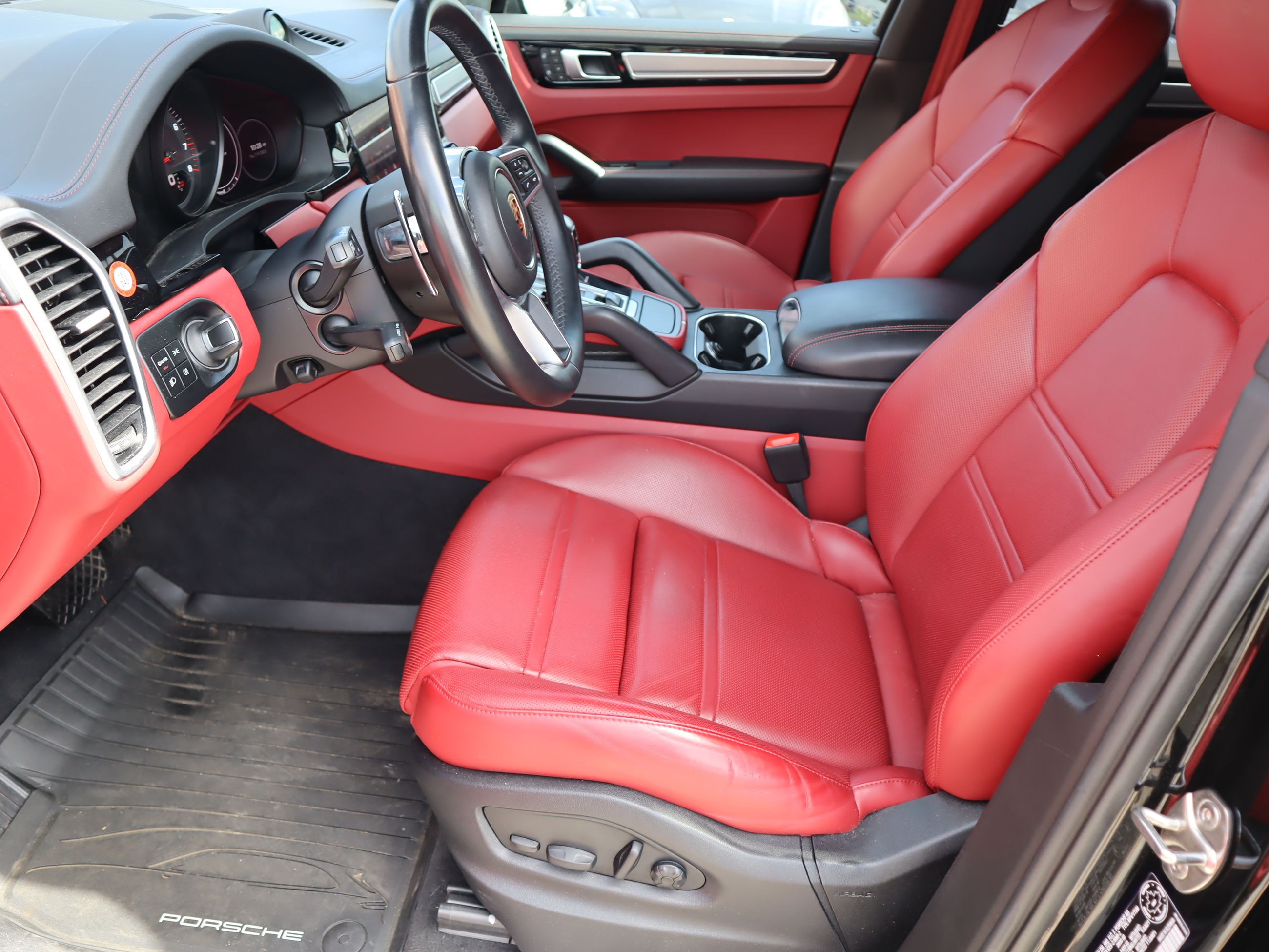 2023 Porsche Cayenne in Vancouver, British Columbia