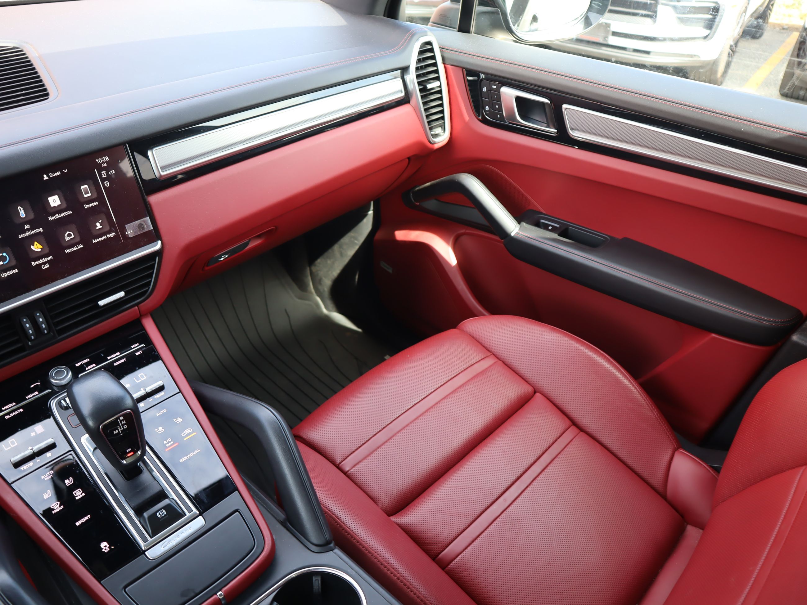 2023 Porsche Cayenne in Vancouver, British Columbia