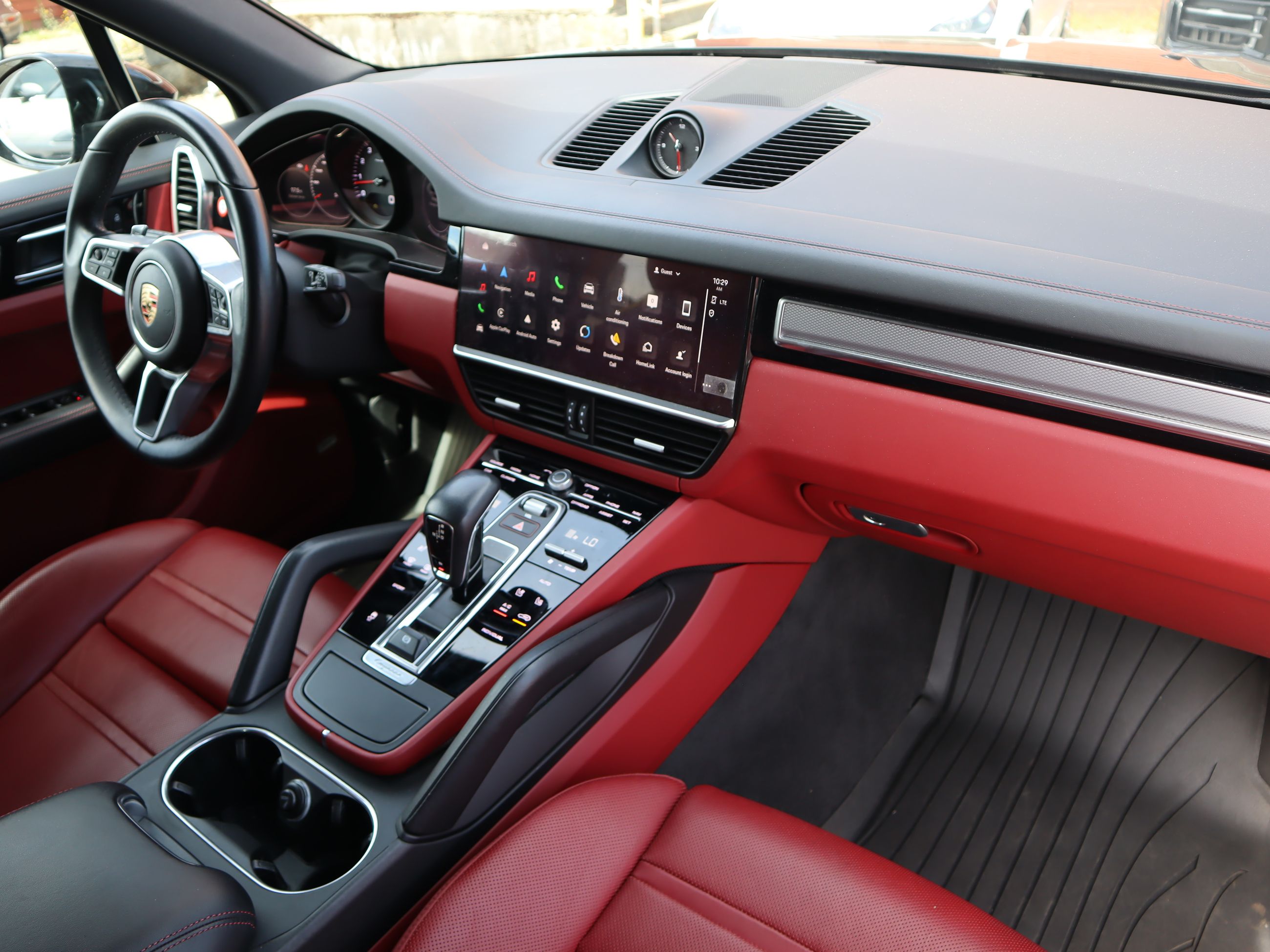 2023 Porsche Cayenne in Vancouver, British Columbia