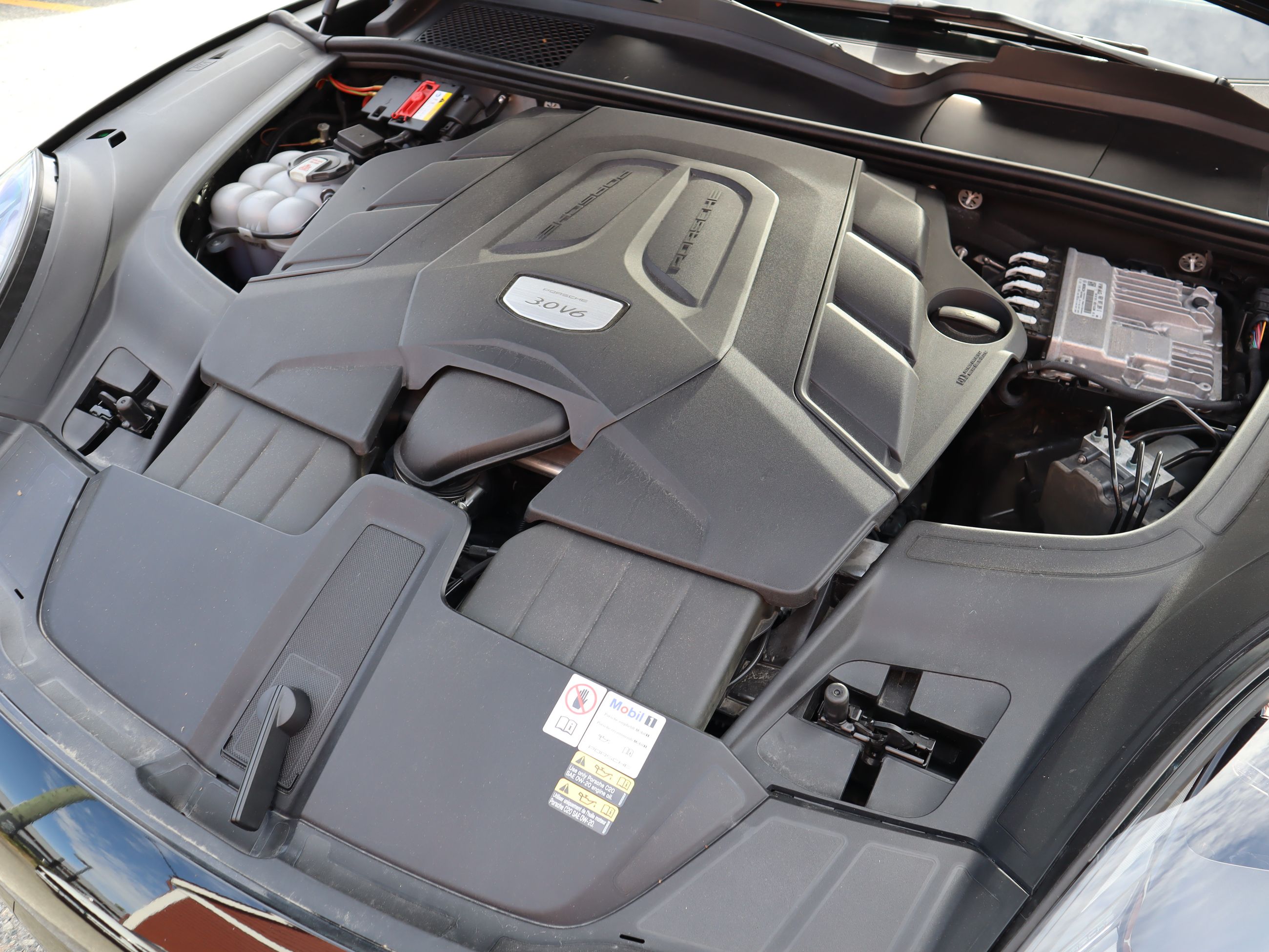 2023 Porsche Cayenne in Vancouver, British Columbia