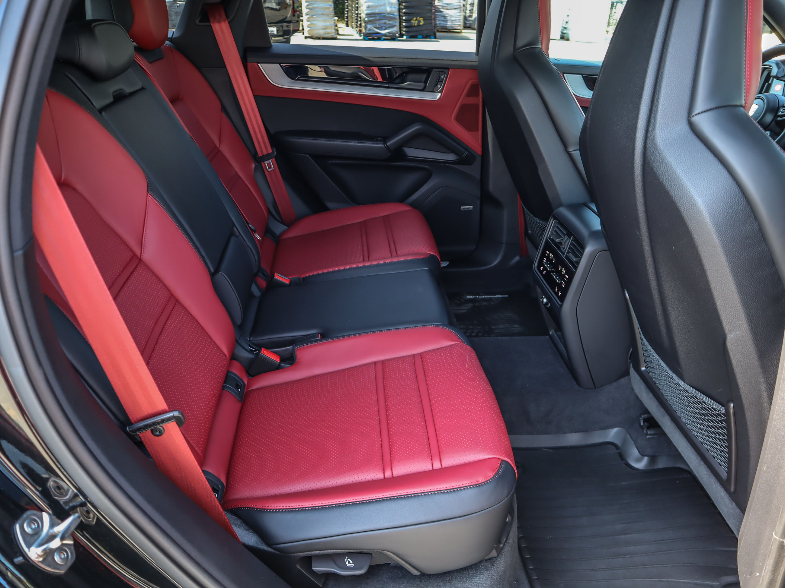 2024 Porsche Cayenne in Vancouver, British Columbia