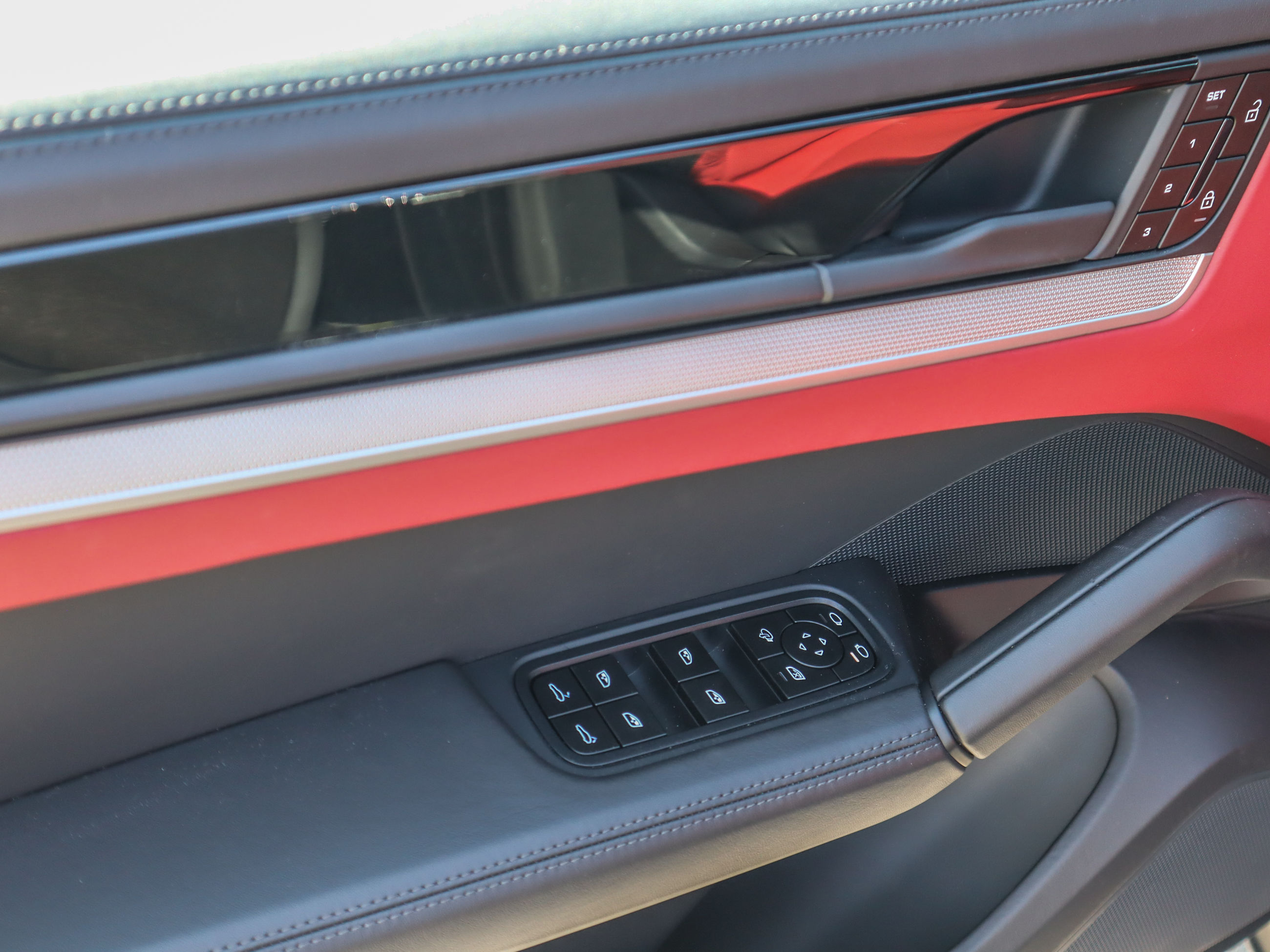 2024 Porsche Cayenne in Vancouver, British Columbia