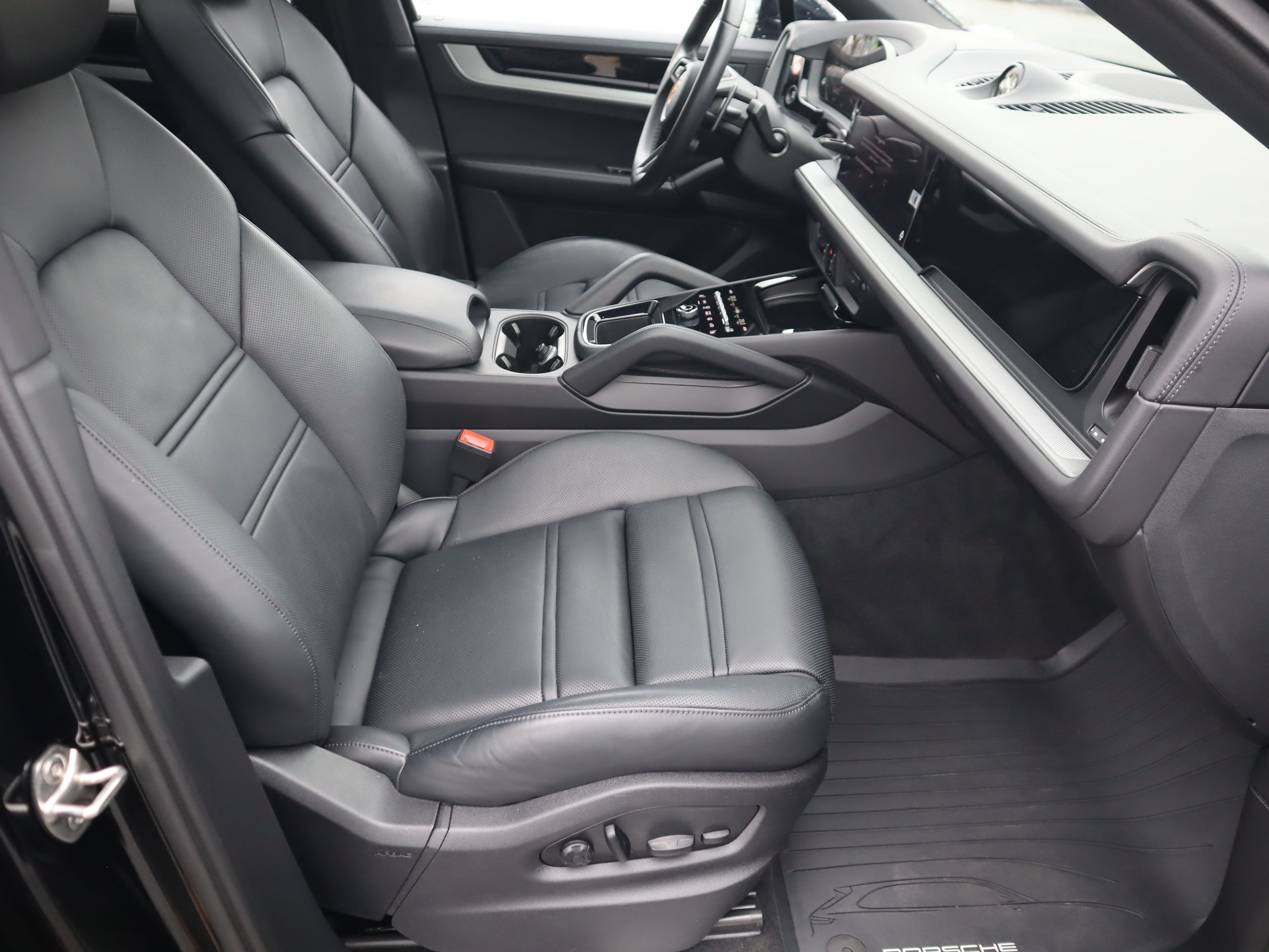 Porsche Cayenne  2024 à Vancouver, Colombie-Britannique