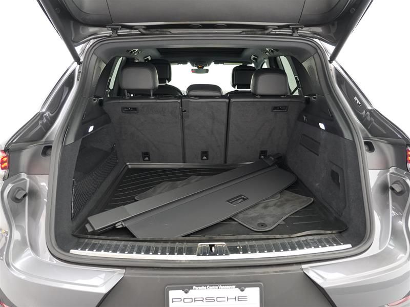 2024 Porsche Cayenne in Vancouver, British Columbia