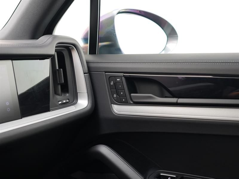 2024 Porsche Cayenne in Vancouver, British Columbia