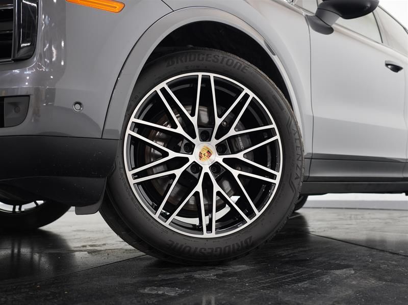 2024 Porsche Cayenne in Vancouver, British Columbia