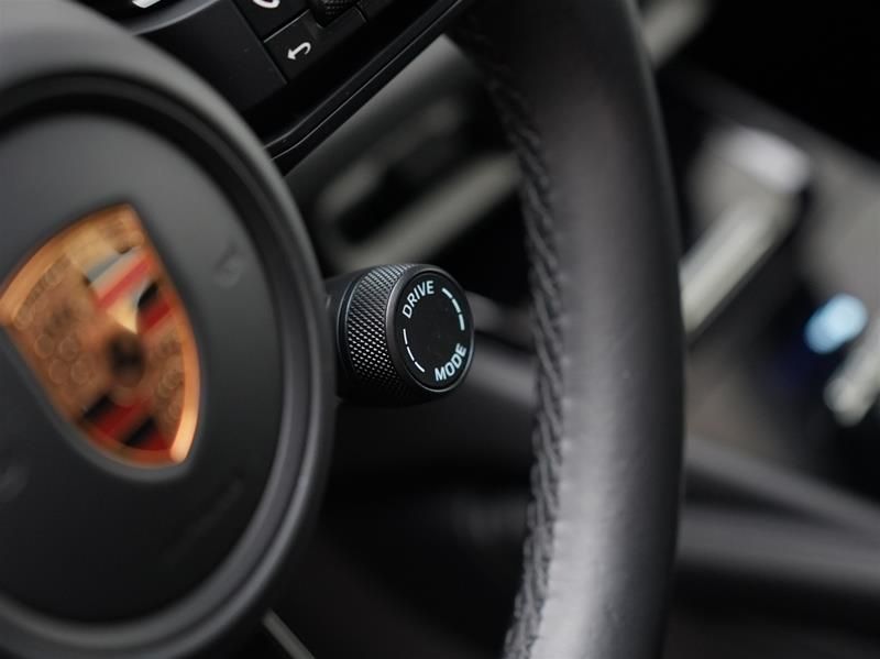 2024 Porsche Cayenne in Vancouver, British Columbia