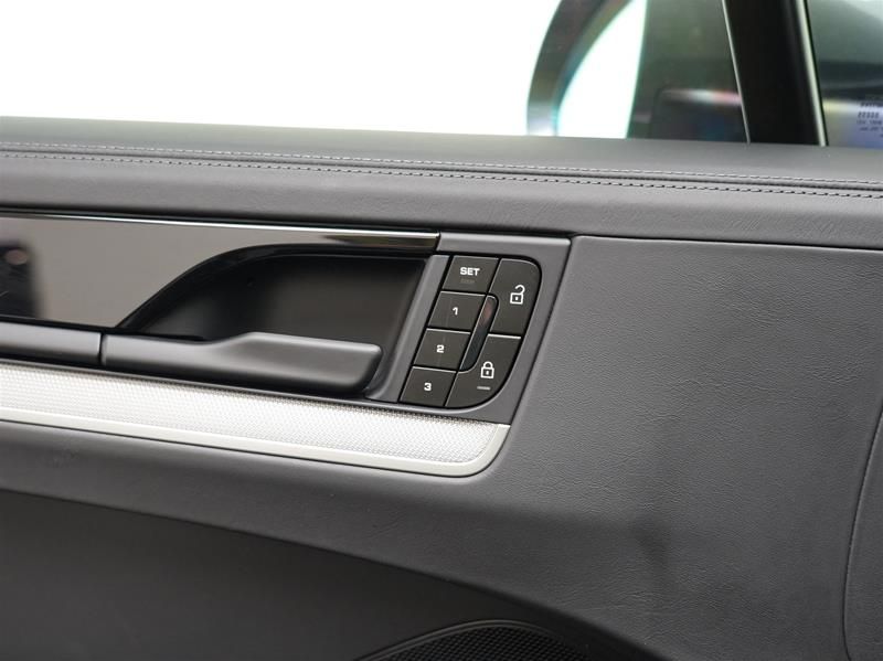 2024 Porsche Cayenne in Vancouver, British Columbia